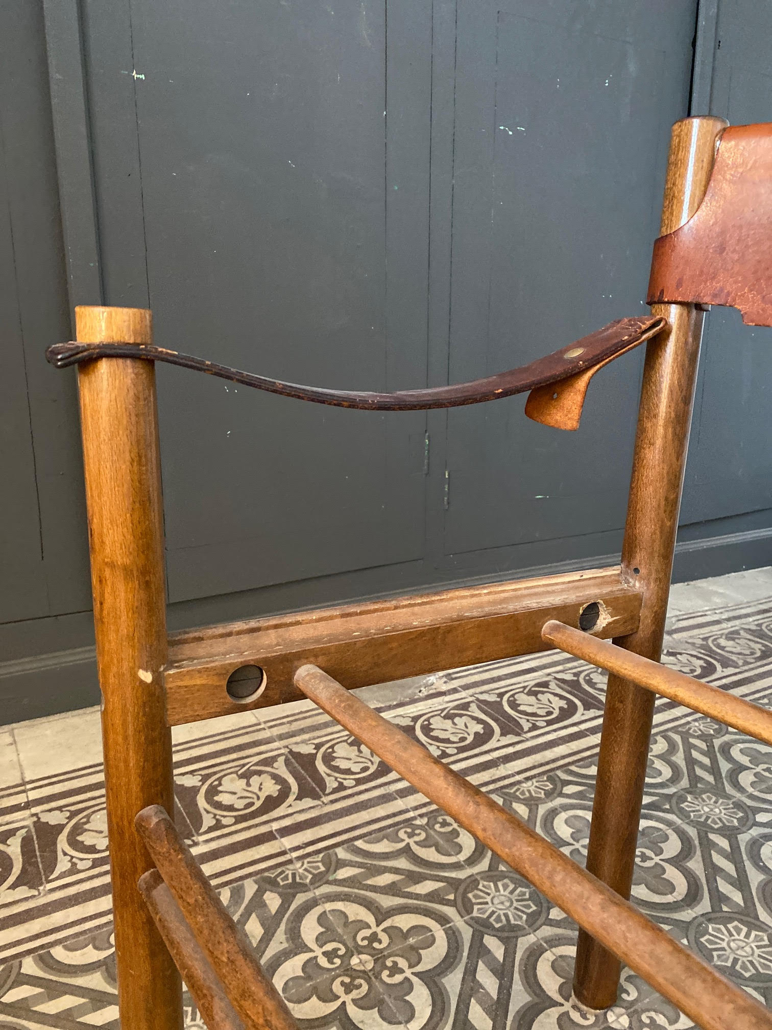 "Ibisco" armchair, wooden and leather Italy 1960