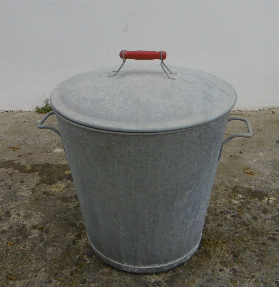 Lessiveuse ancienne en zing avec couvercle et anses | Selency