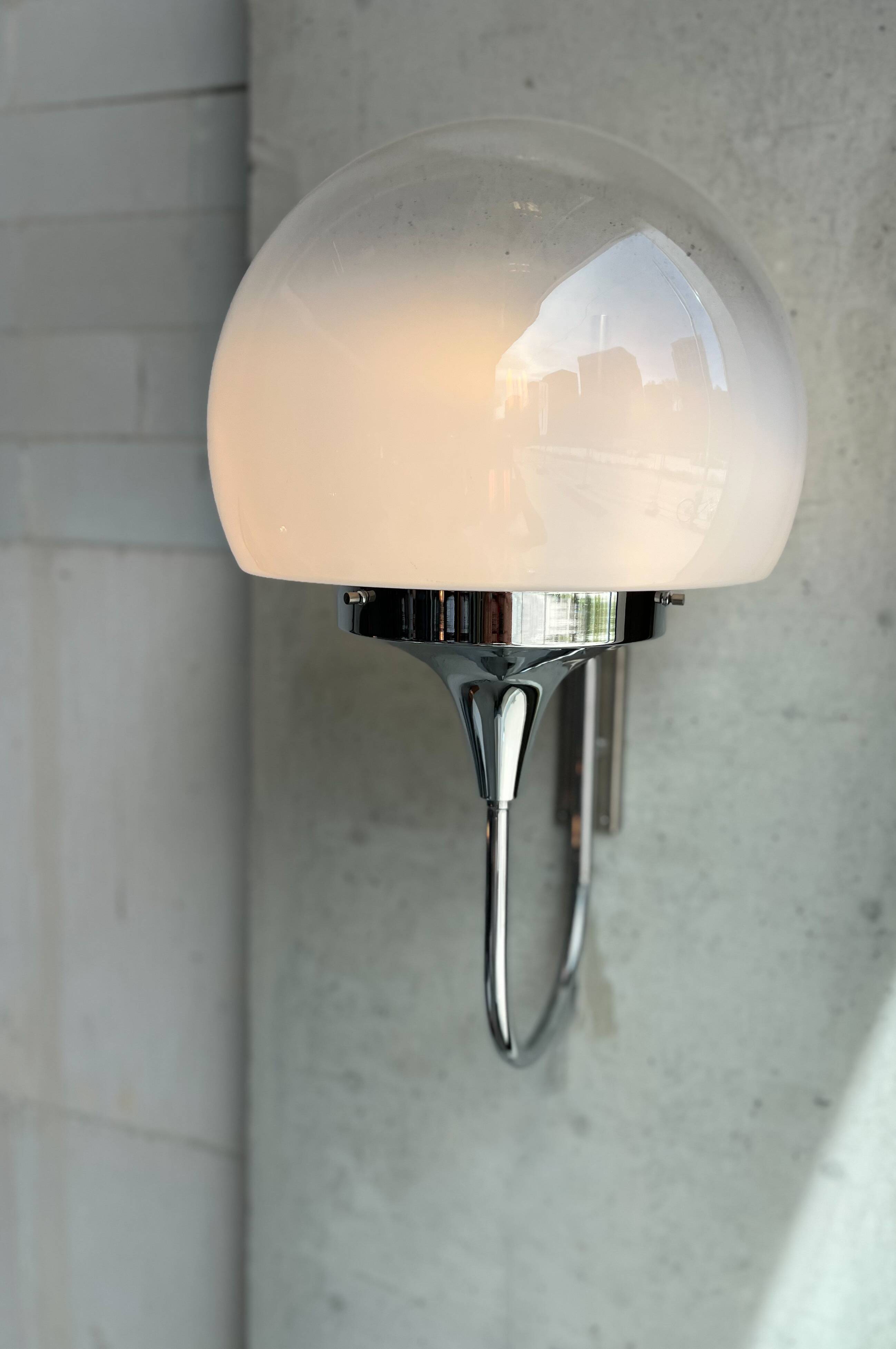 Italian wall lamp - gradient glass globe - 3 available