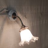 Art Deco wall sconce in porcelain, brass and crystal - early 20th century