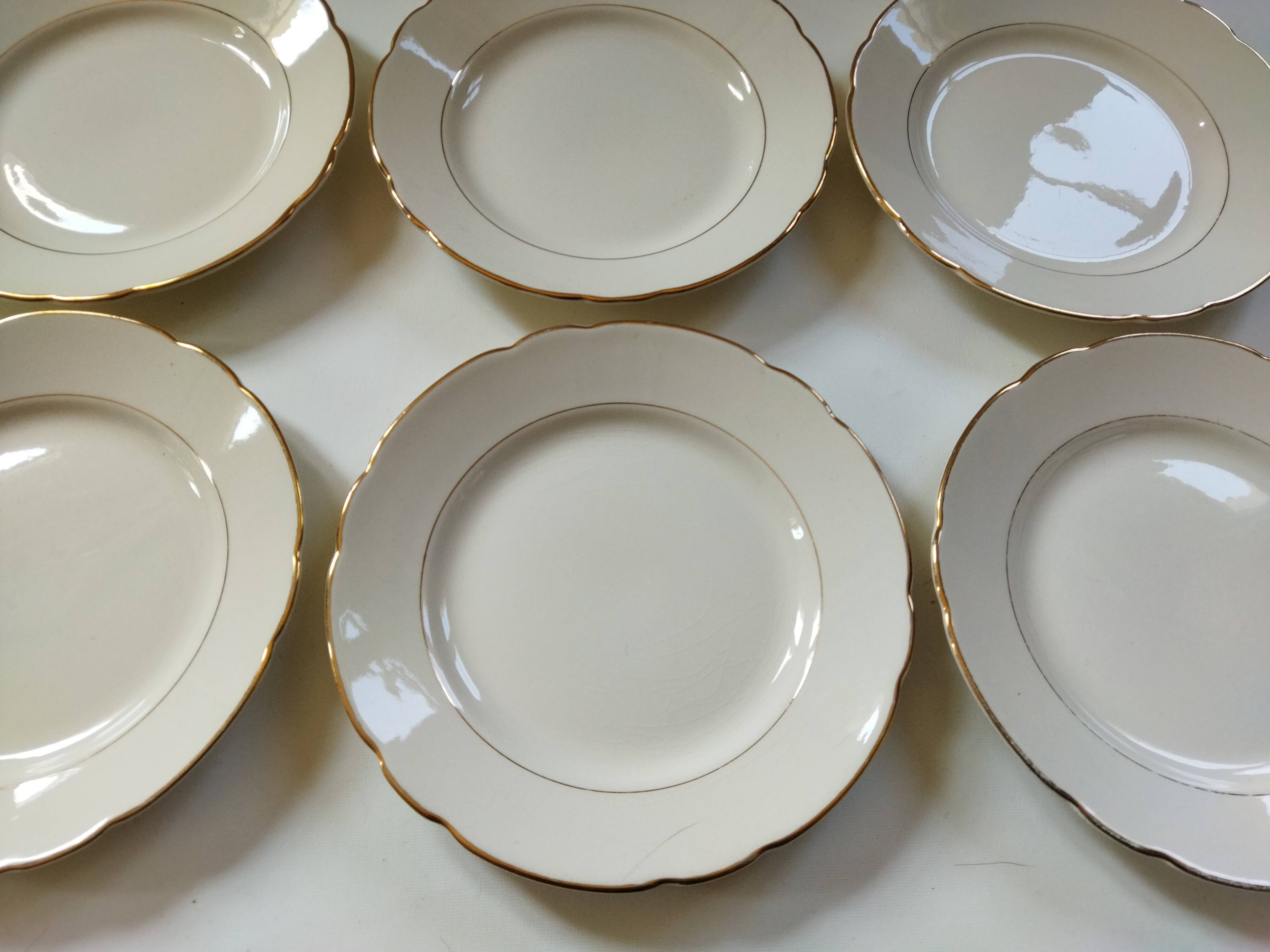 6 Villeroy & Boch Mettlach ivory and gold dessert plates
