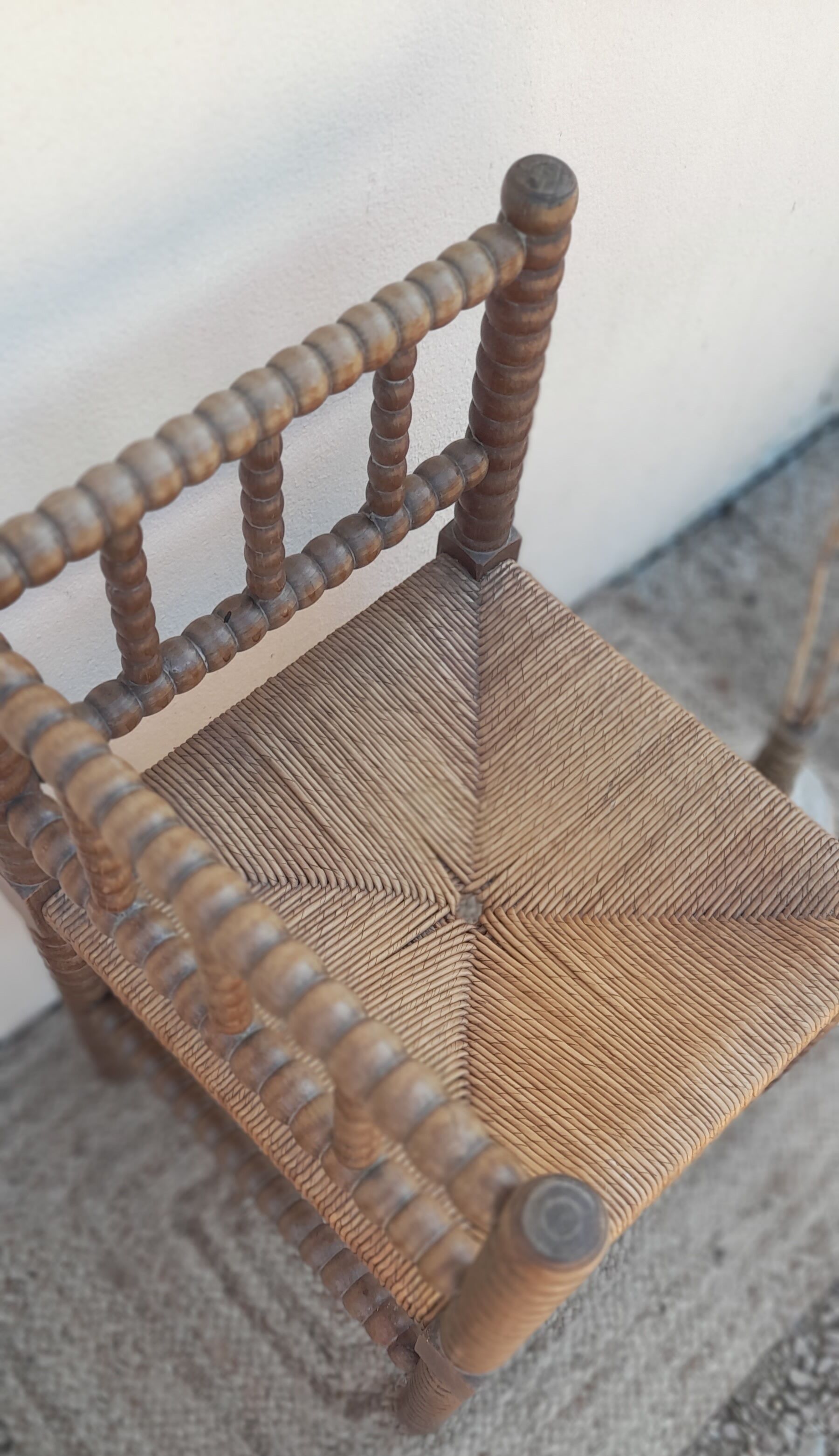 Corner chair/stool in turned and mulched wood, early XXth