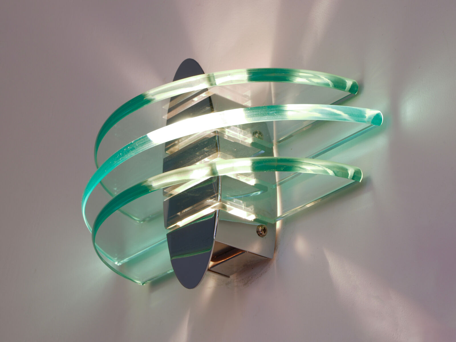 Paire d'appliques postmoderne en métal et verre circa 1980