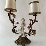 Chandelier représentant un amour les yeux bandés