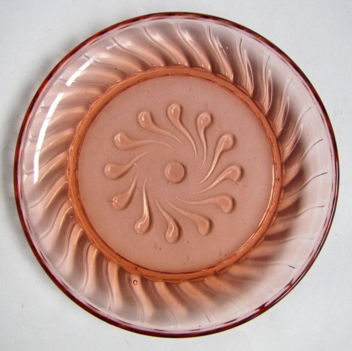 Vintage cheese bell on twisted glass plate 50's