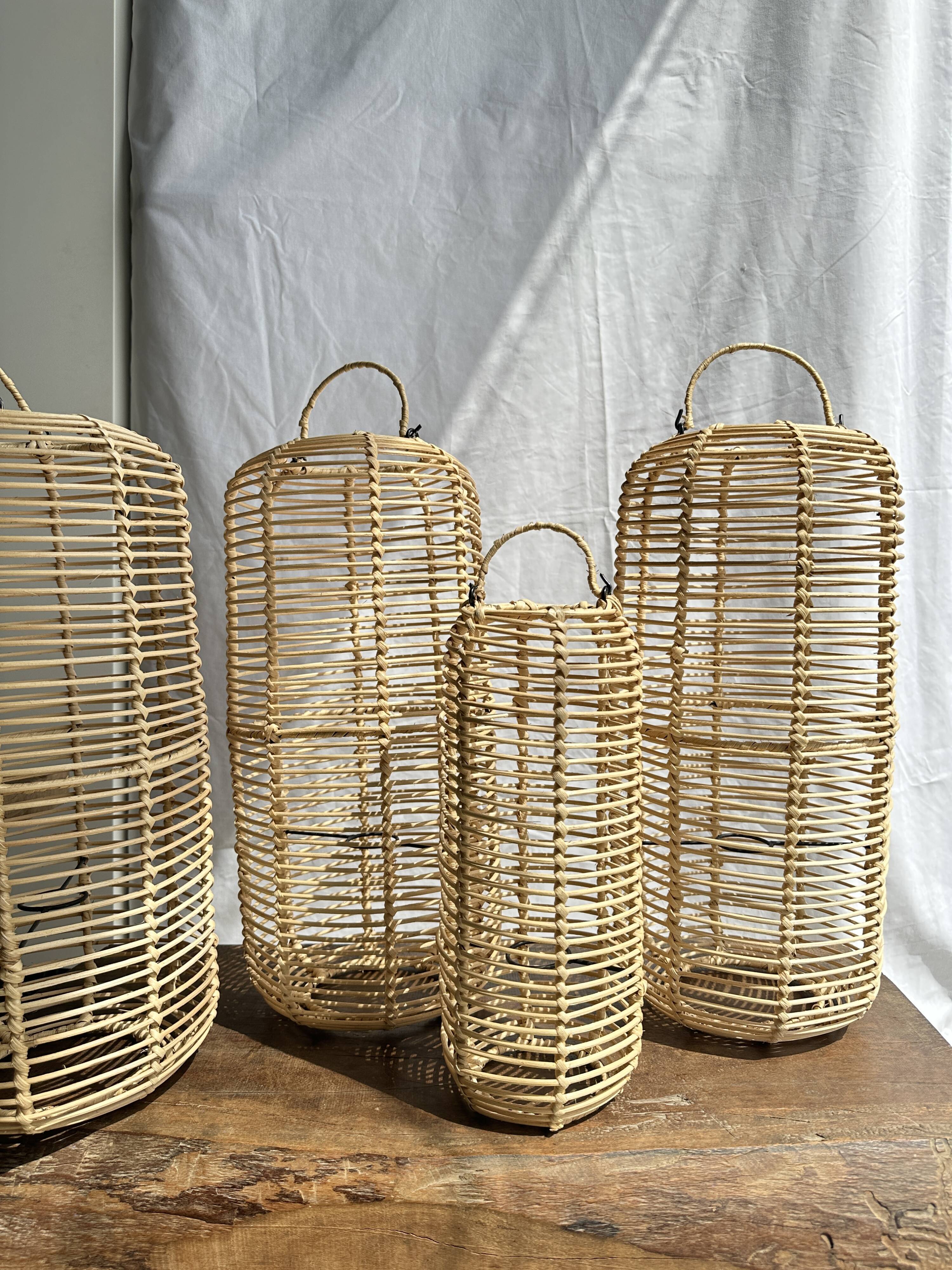 Small lantern-shaped rattan suspension H35 D15