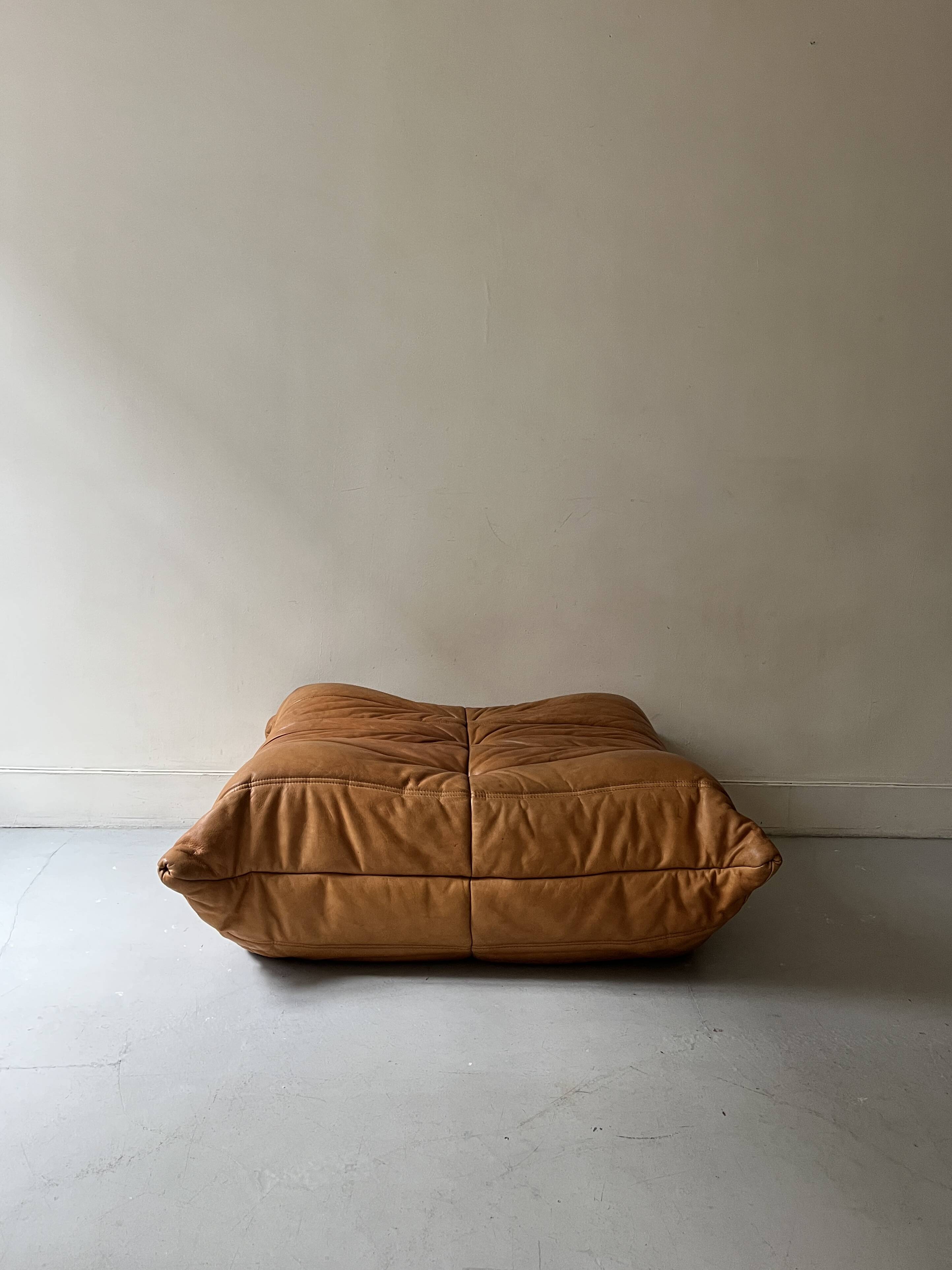 Togo design ottoman pouf by Michel Ducaroy for Ligne Roset, 1st edition 1970