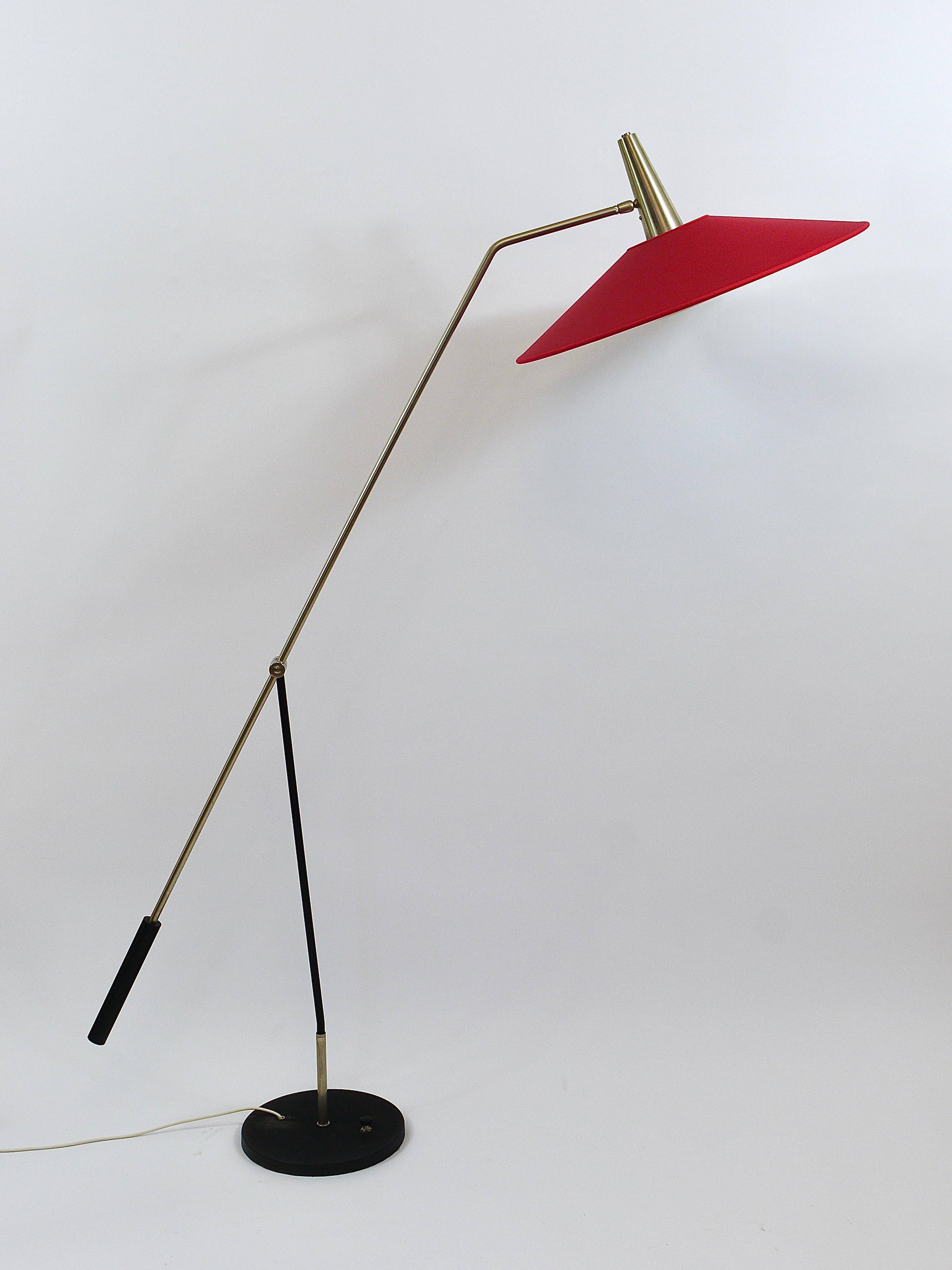 Articulated floor lamp with counterweight mid-century by Rupert Nikoll, nickel, brass.