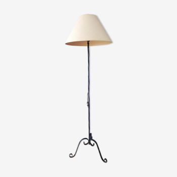 Lampadaire vintage -  années 40 , en fer forgé avec pieds à volutes