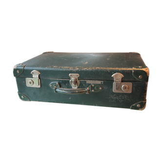 Valise vintage pleine de charme