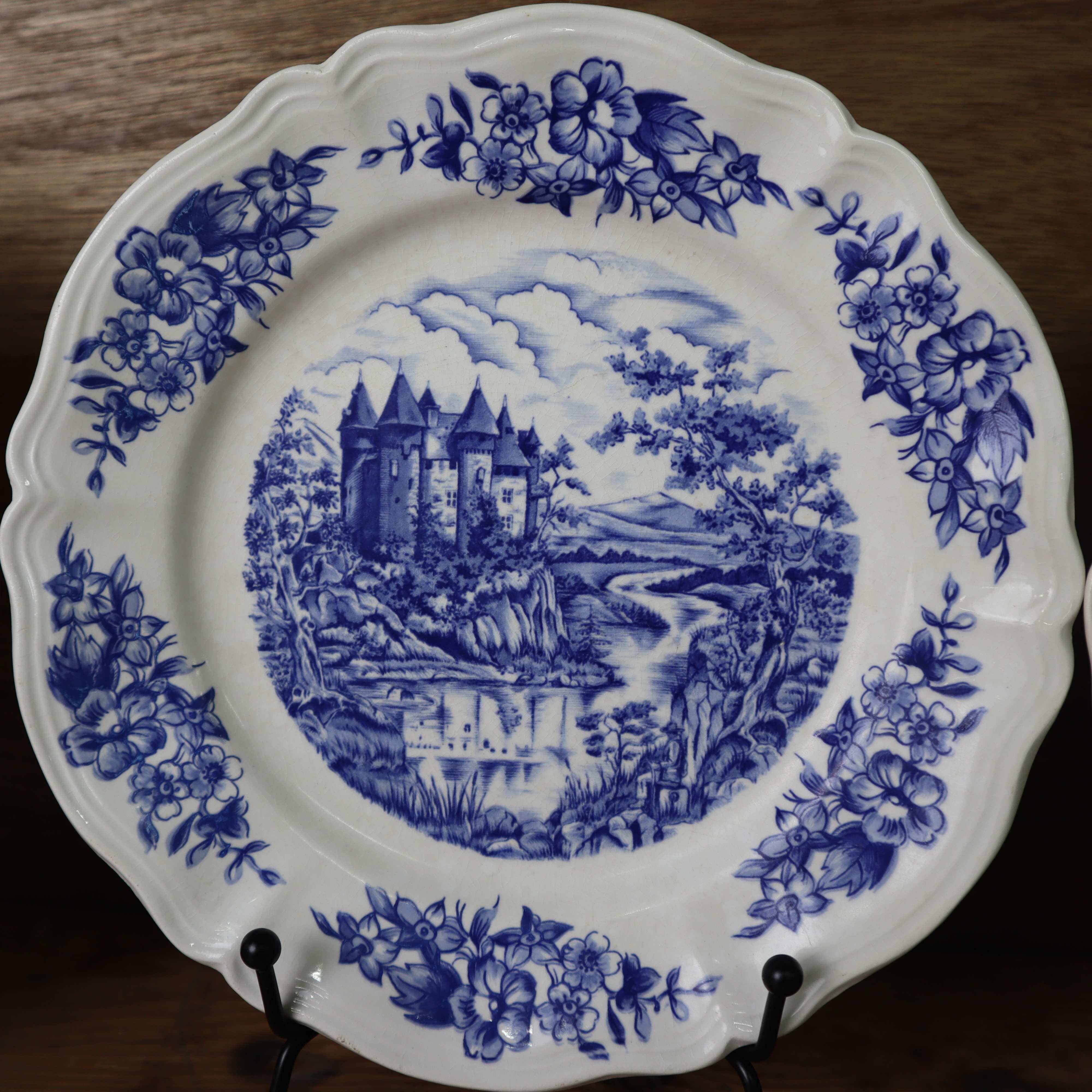 4 vintage Sarreguemines Castle model dessert plates