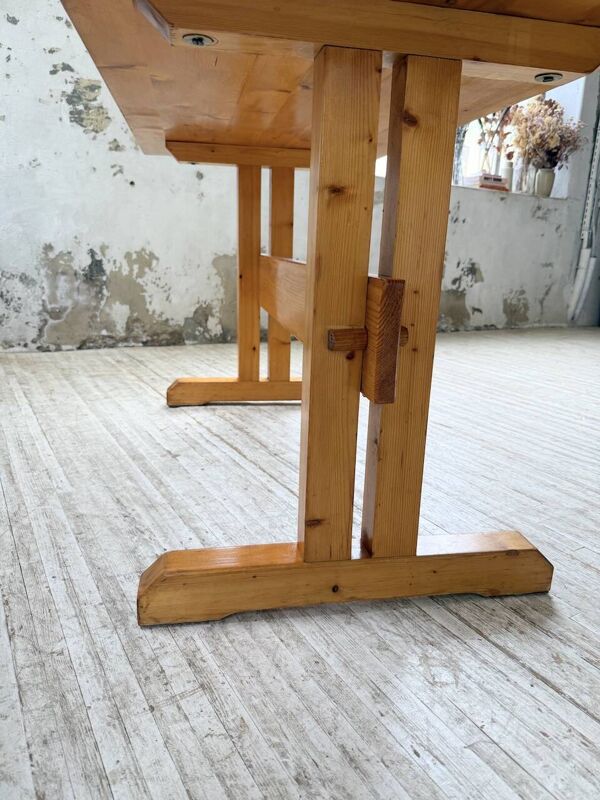 Table mobilier montagne perriand 1970