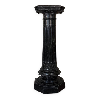 Column in green serpentine marble, circa 1880
