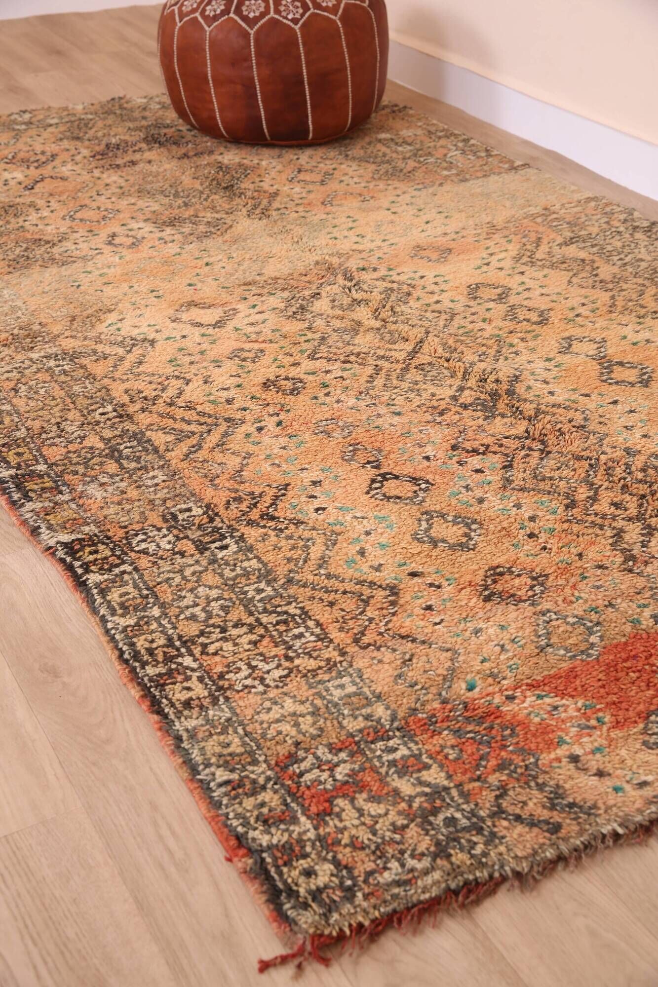 Peach Vintage Moroccan Rug 142 x 248 cm, Berber Wool Rug Handmade, Boho Rug