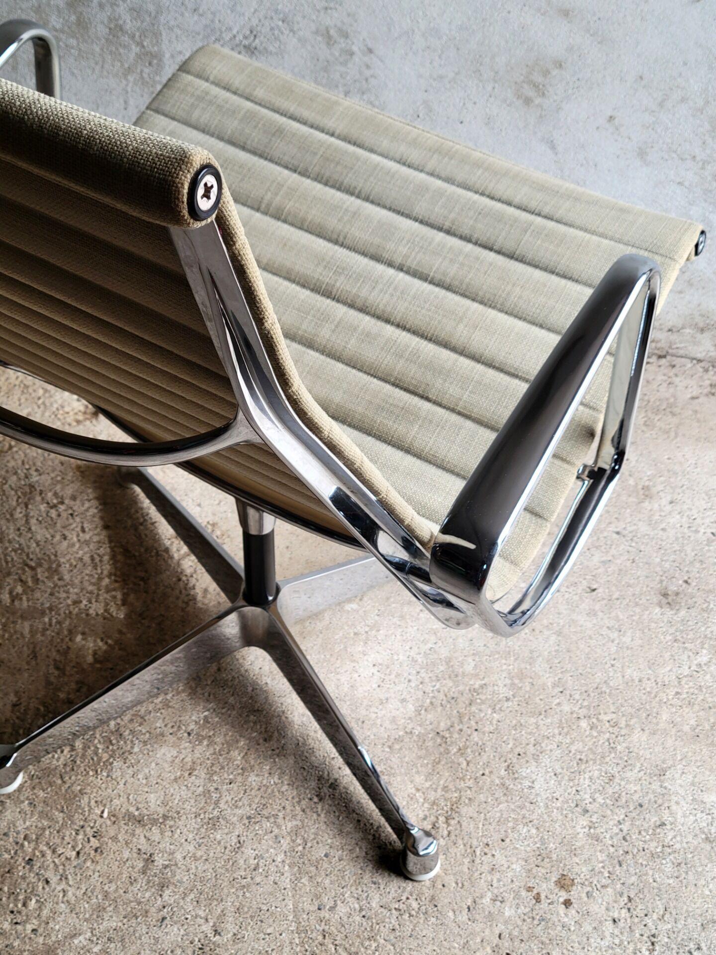 Vintage Eames EA 115 lounge chair for Herman Miller