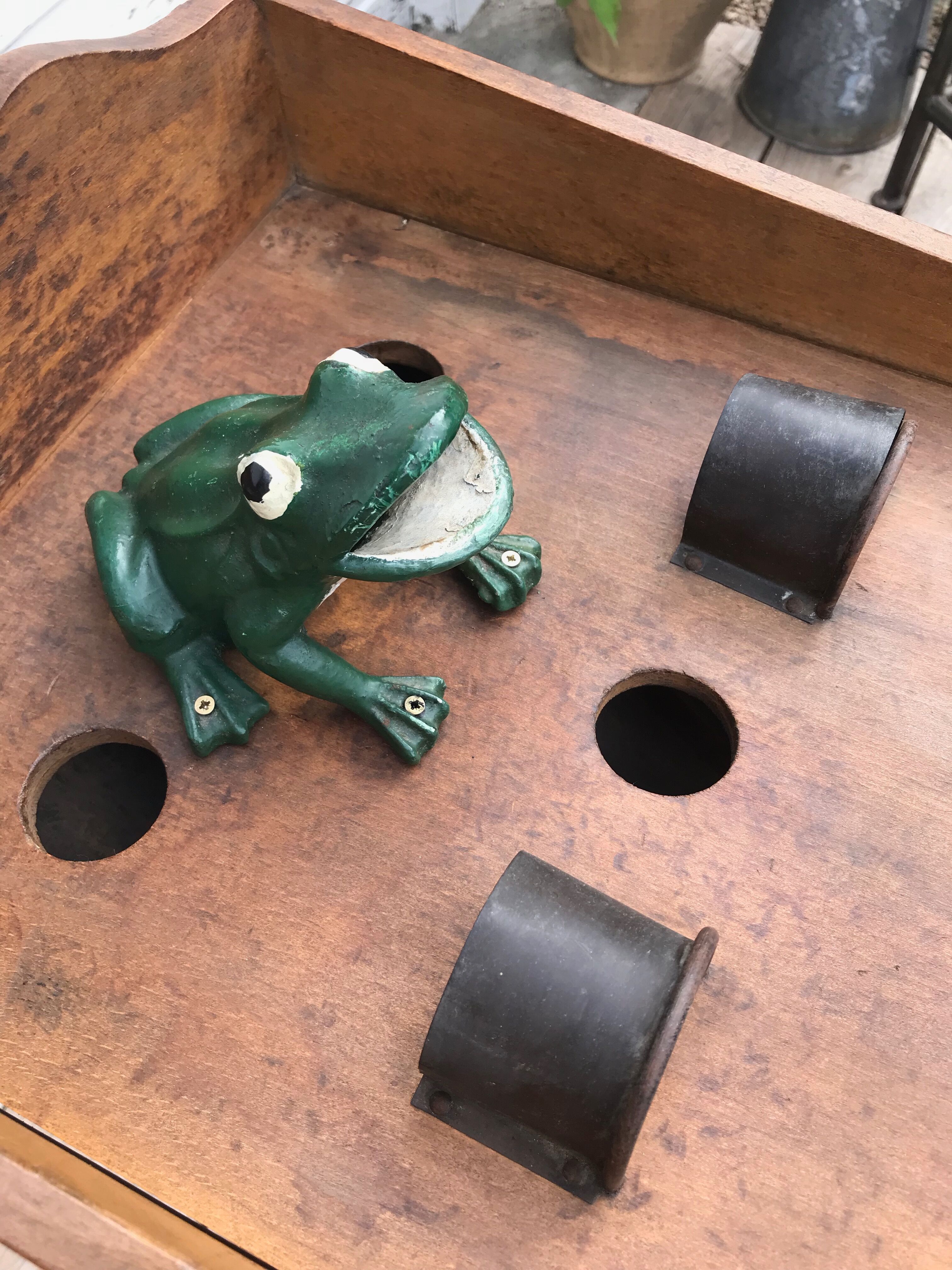 Ancient frog game
