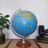 Illuminated globe, Scanglobe Denmark, wooden base and reliefs