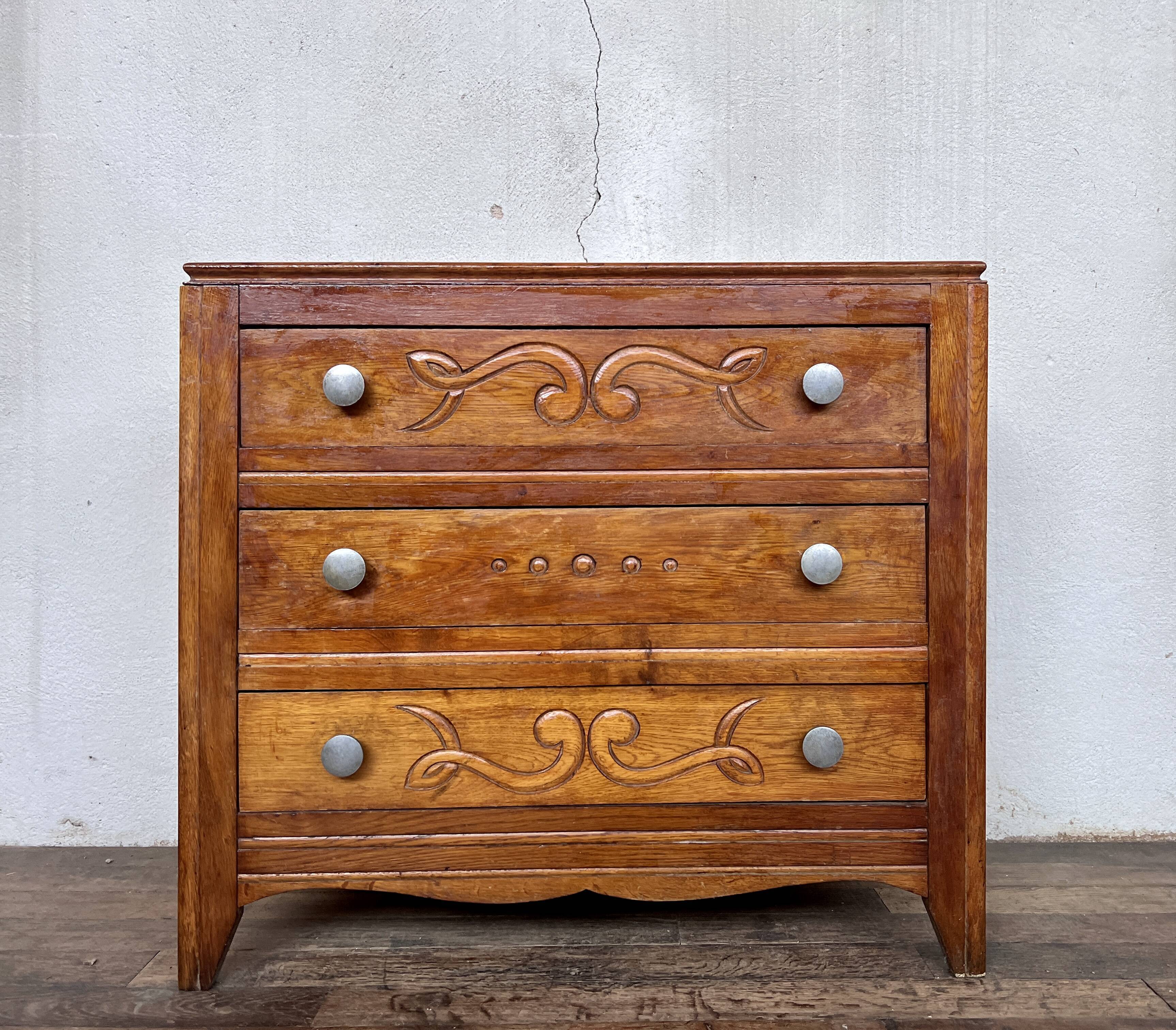 Dresser style art deco 1950 1960 silver handles
