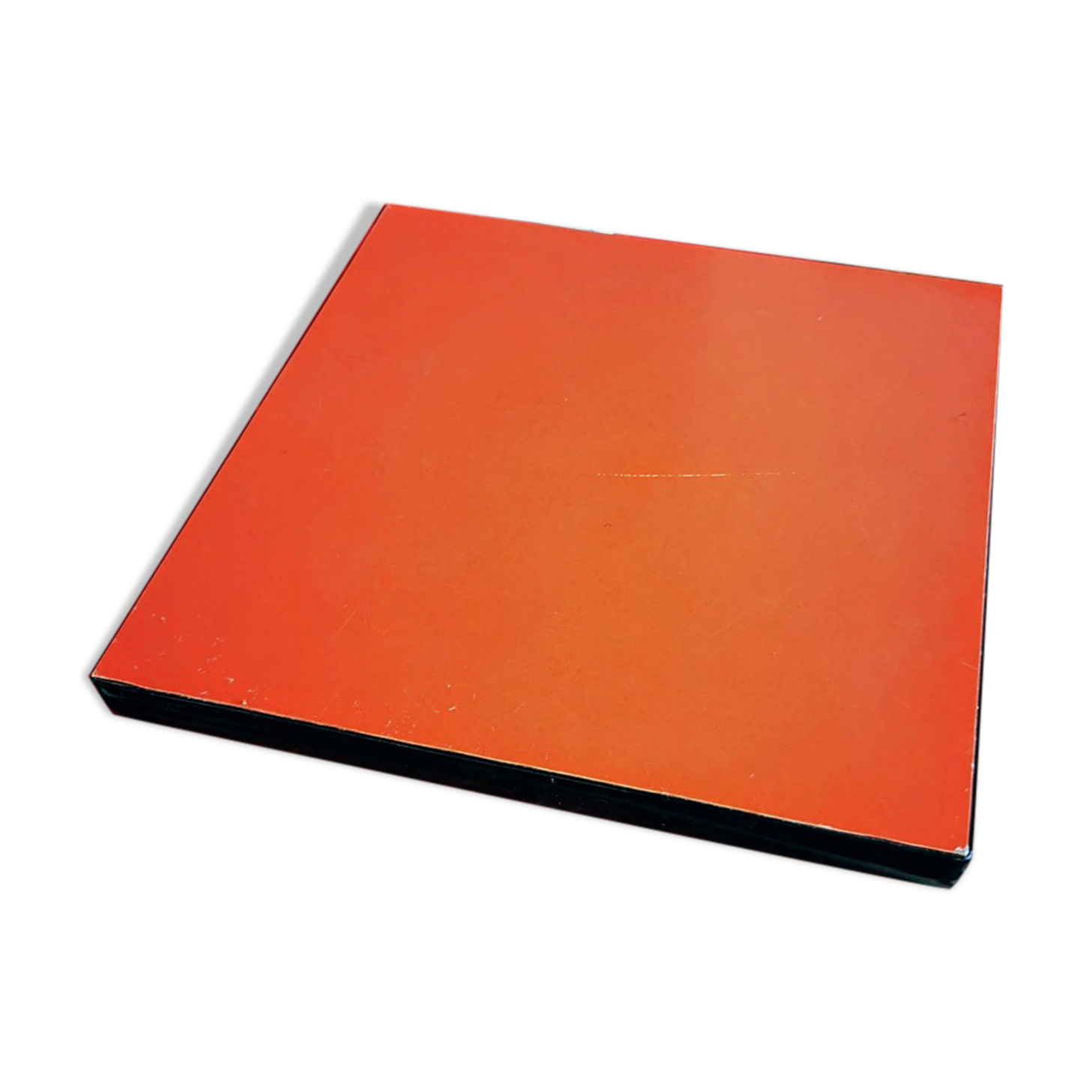 Under the plate in formica