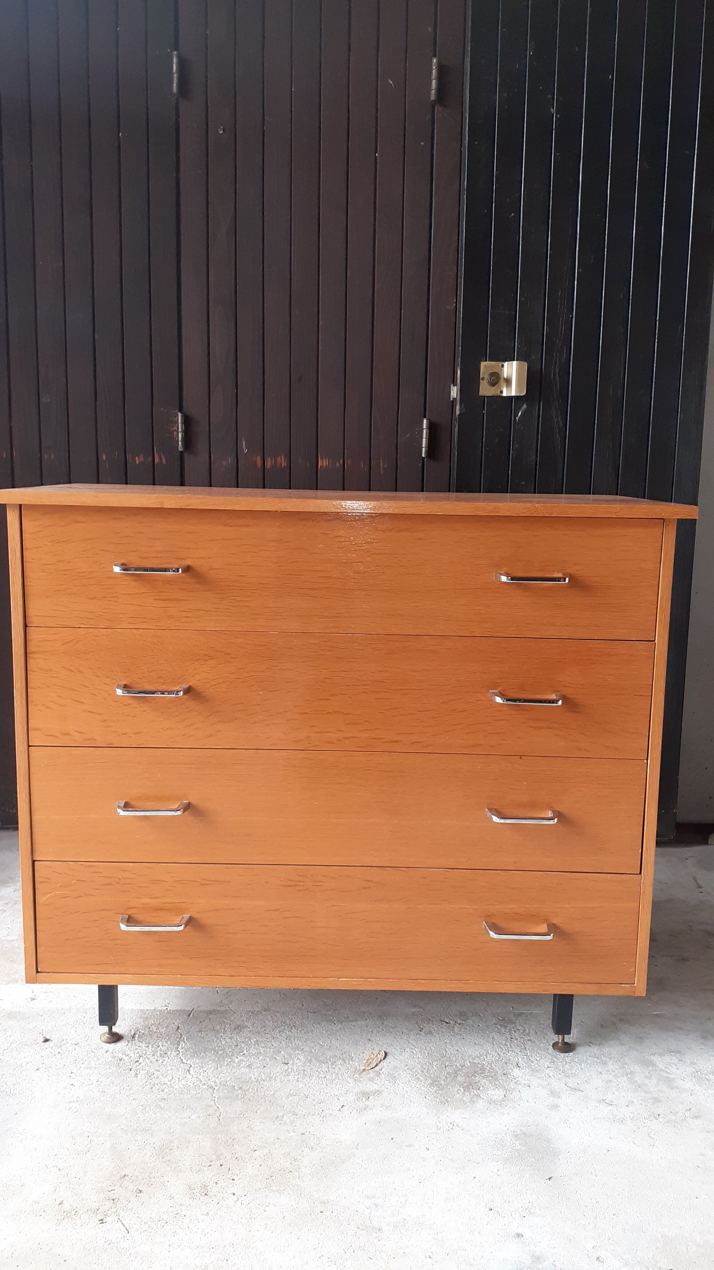 Vintage chest of drawers