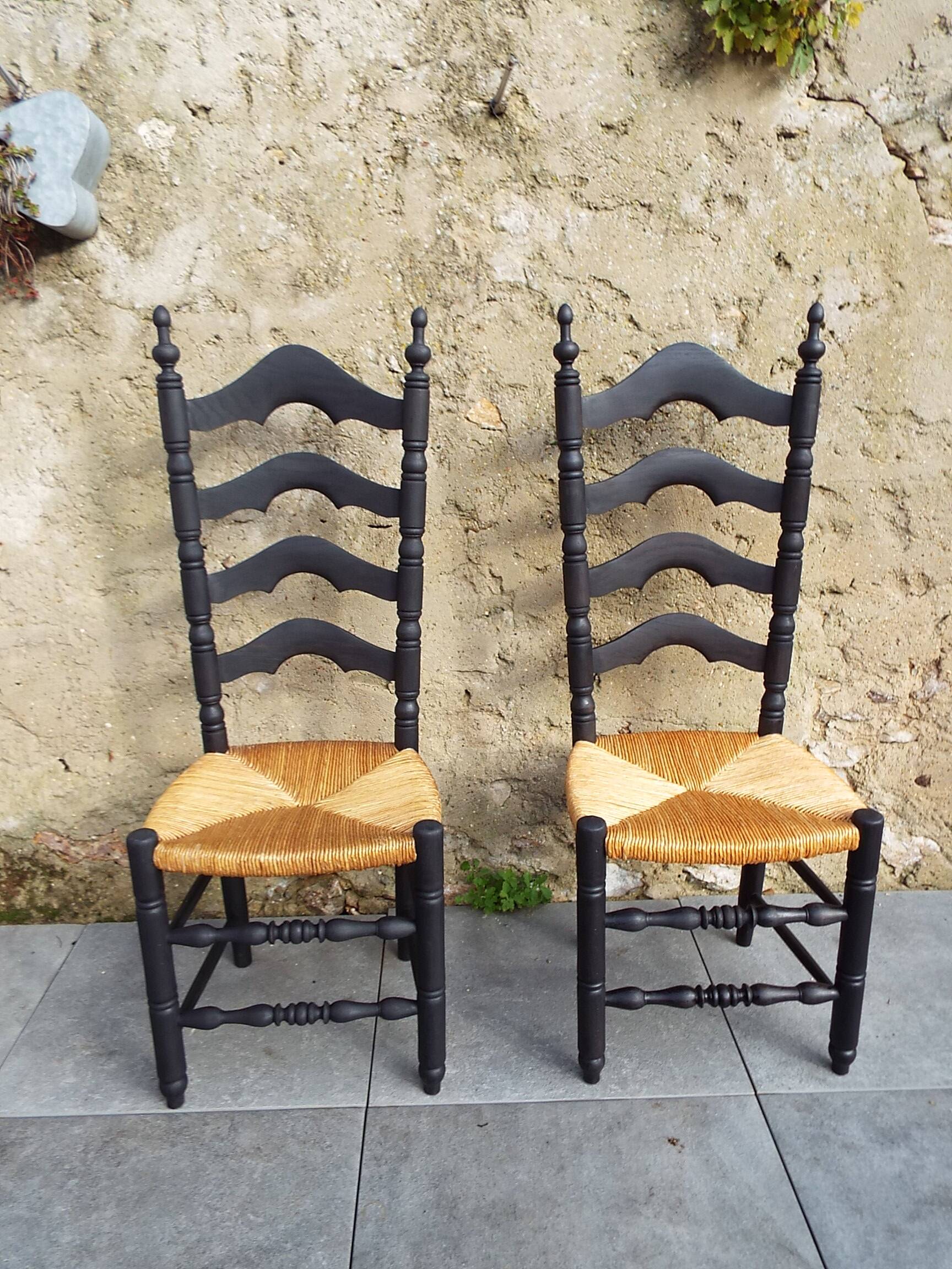 6 straw chairs with high backs