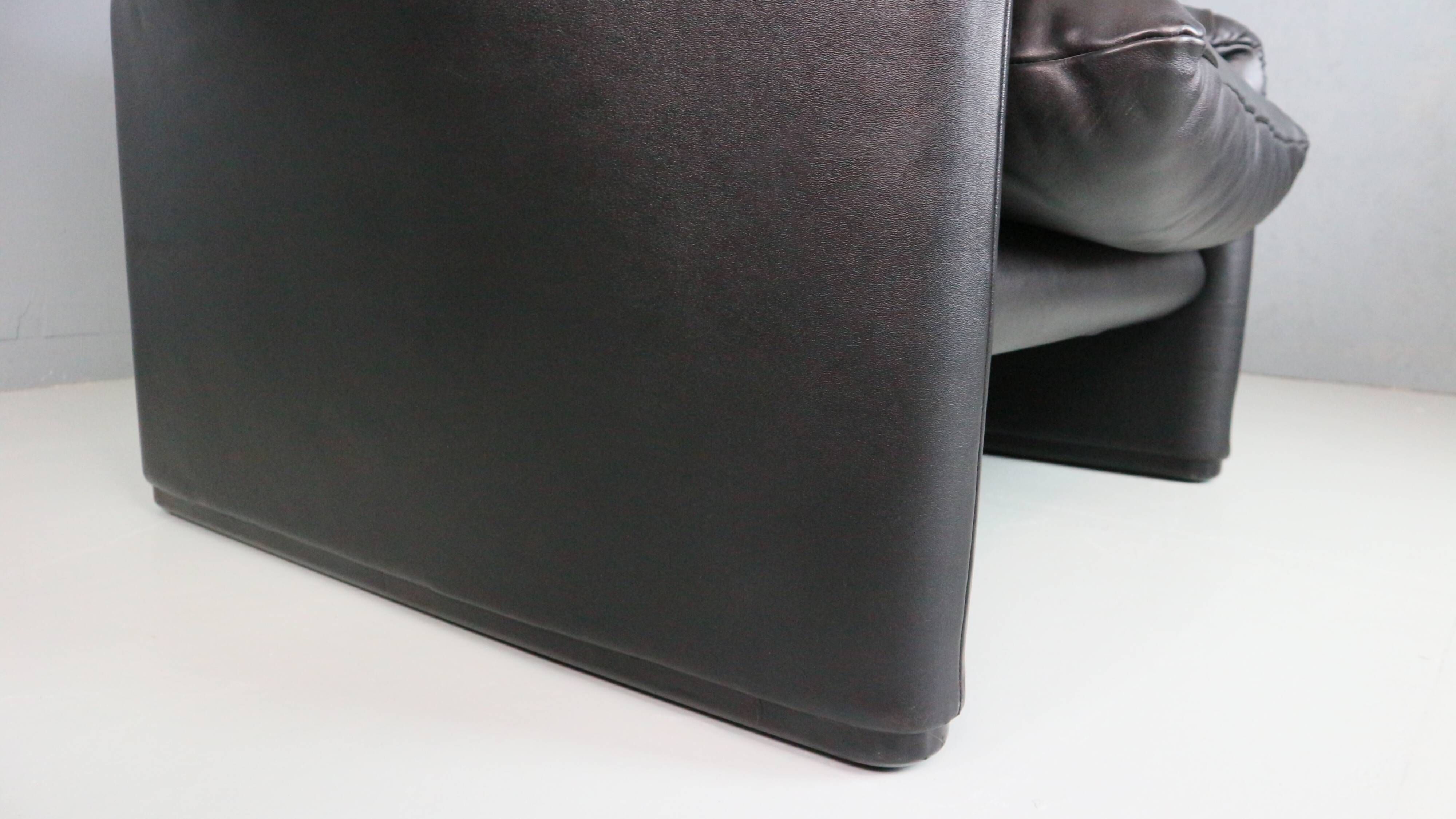 Vico Magistretti Maralunga Black Leather Lounge Chair for Cassina, 1980s