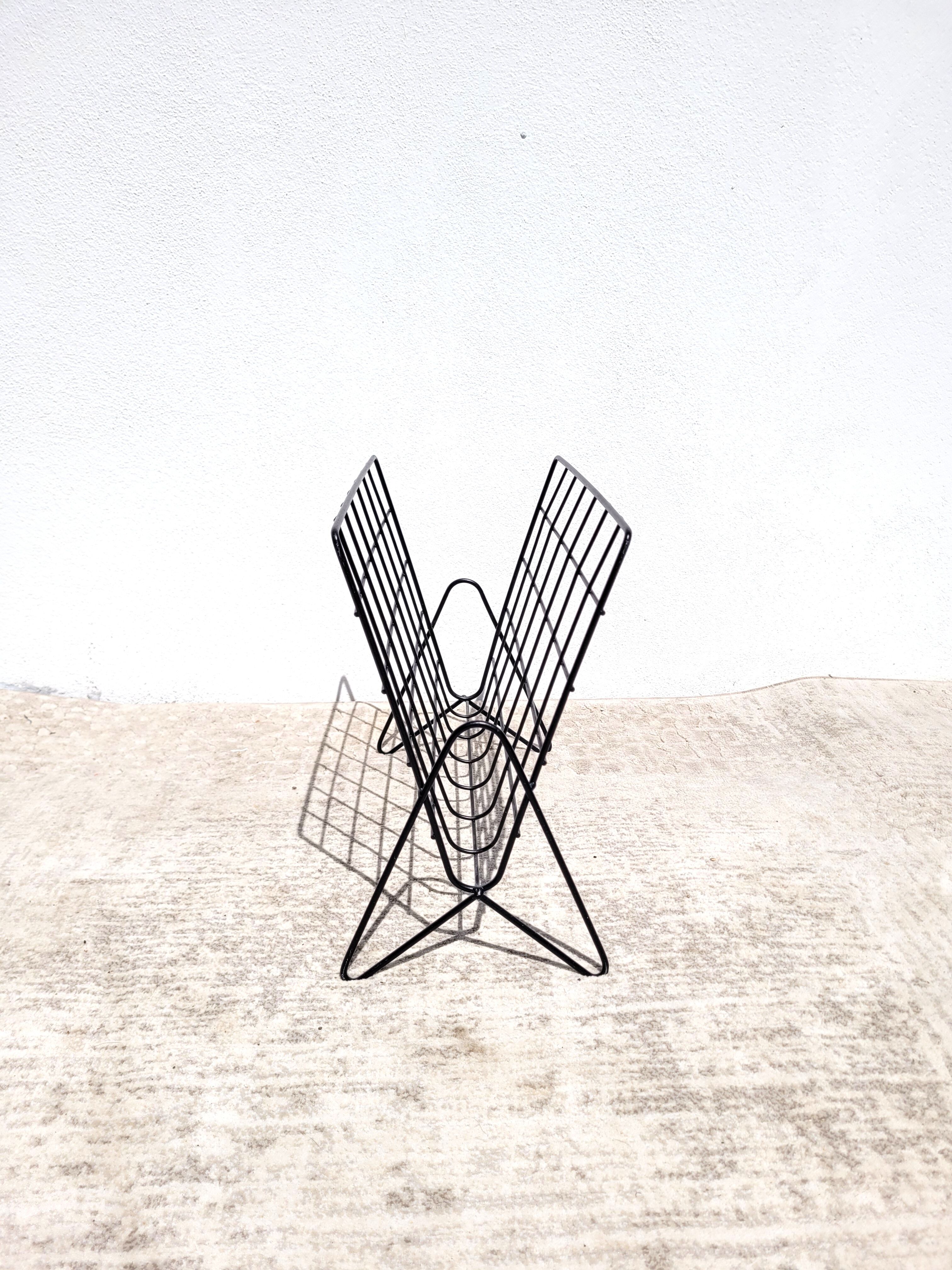 Magazine holder metal wires 1980