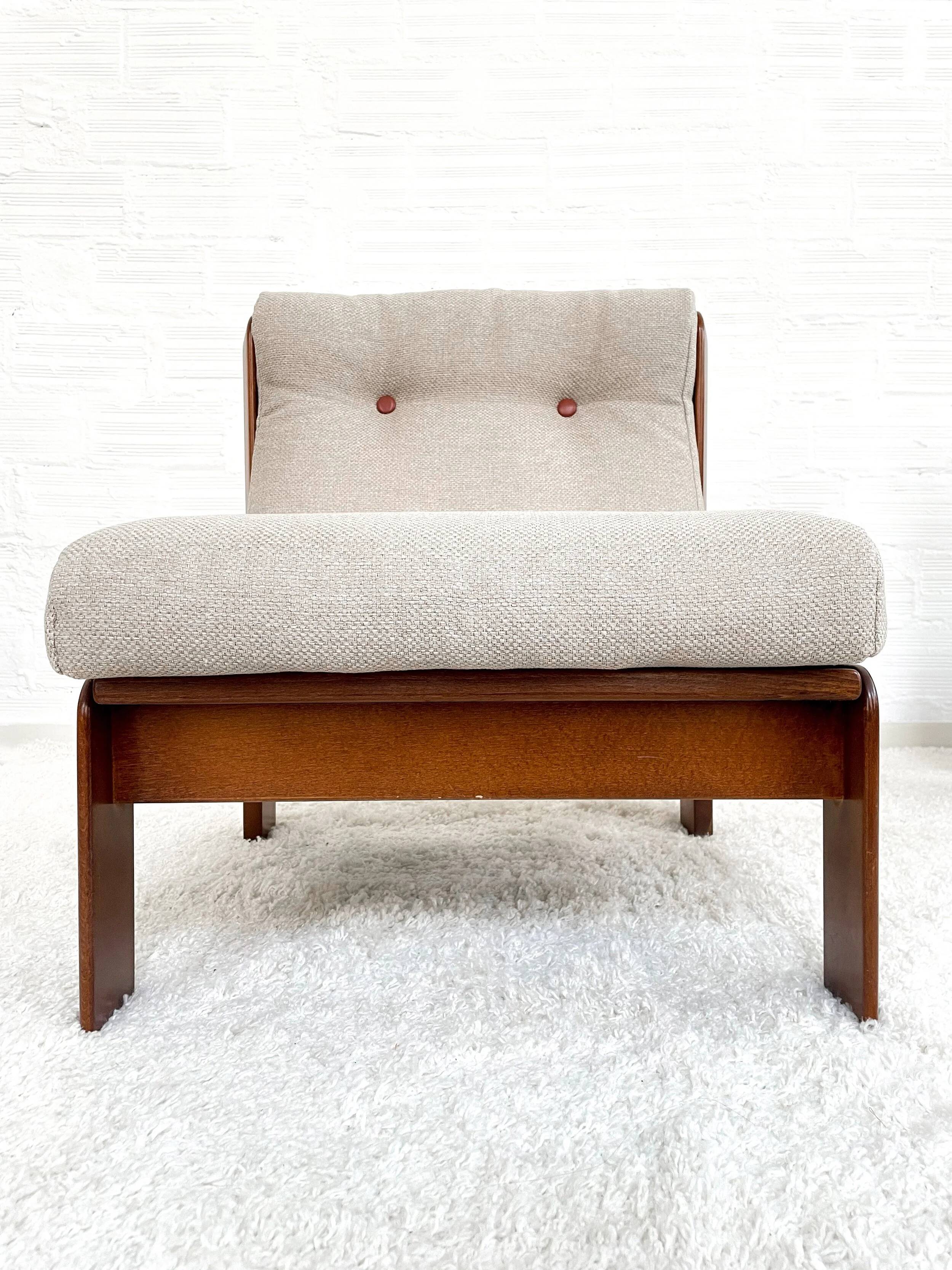Guilleumas armchair. Upholstered in raw. Spain 70s