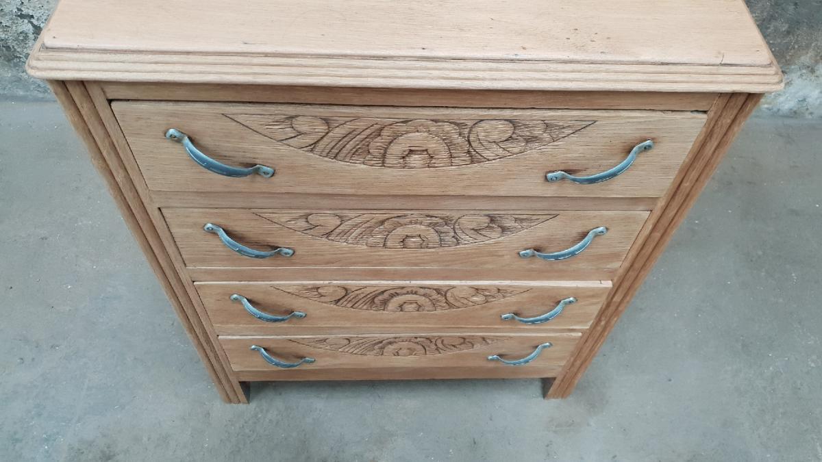 Vintage chest of drawers