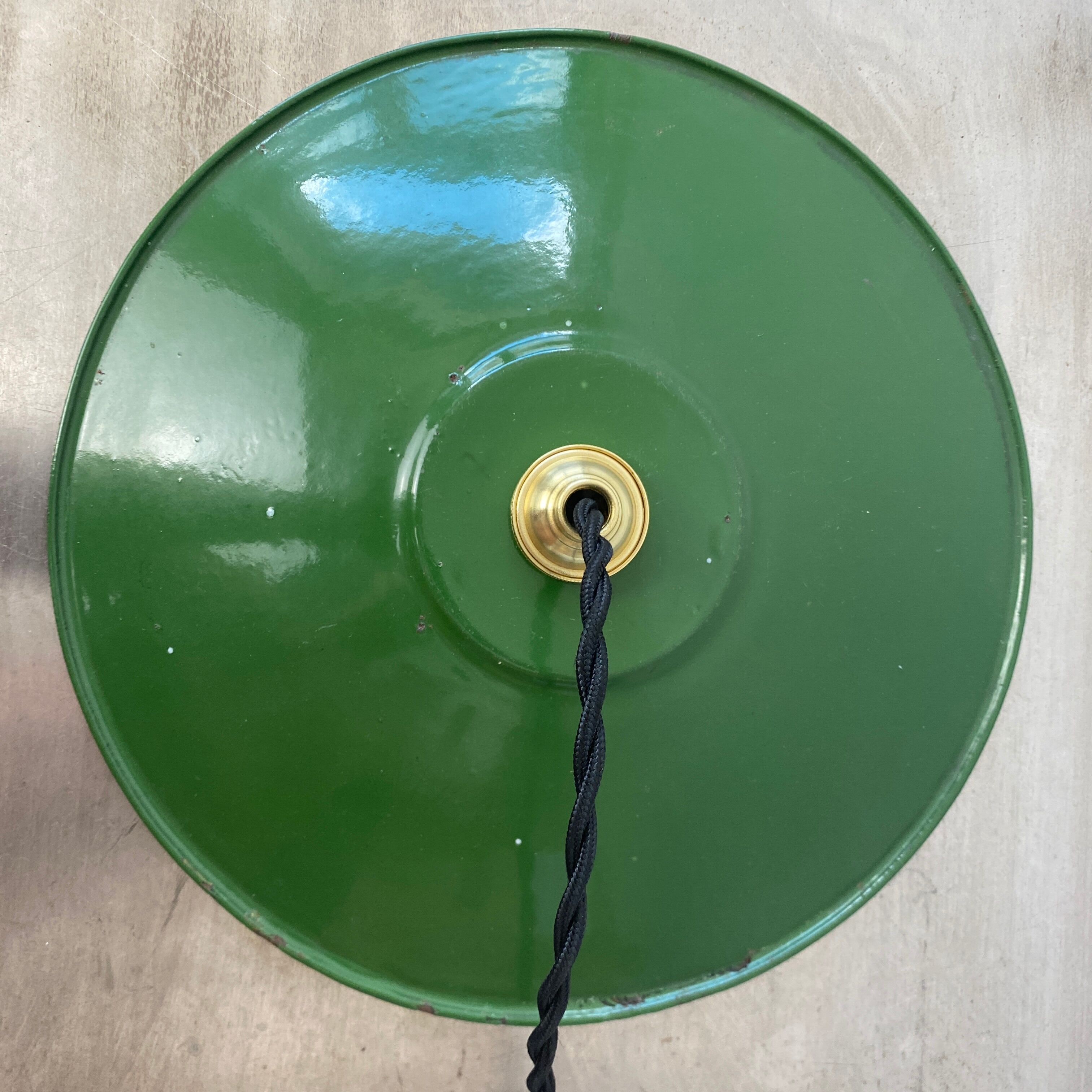 Pair of vintage emaillee suspensions