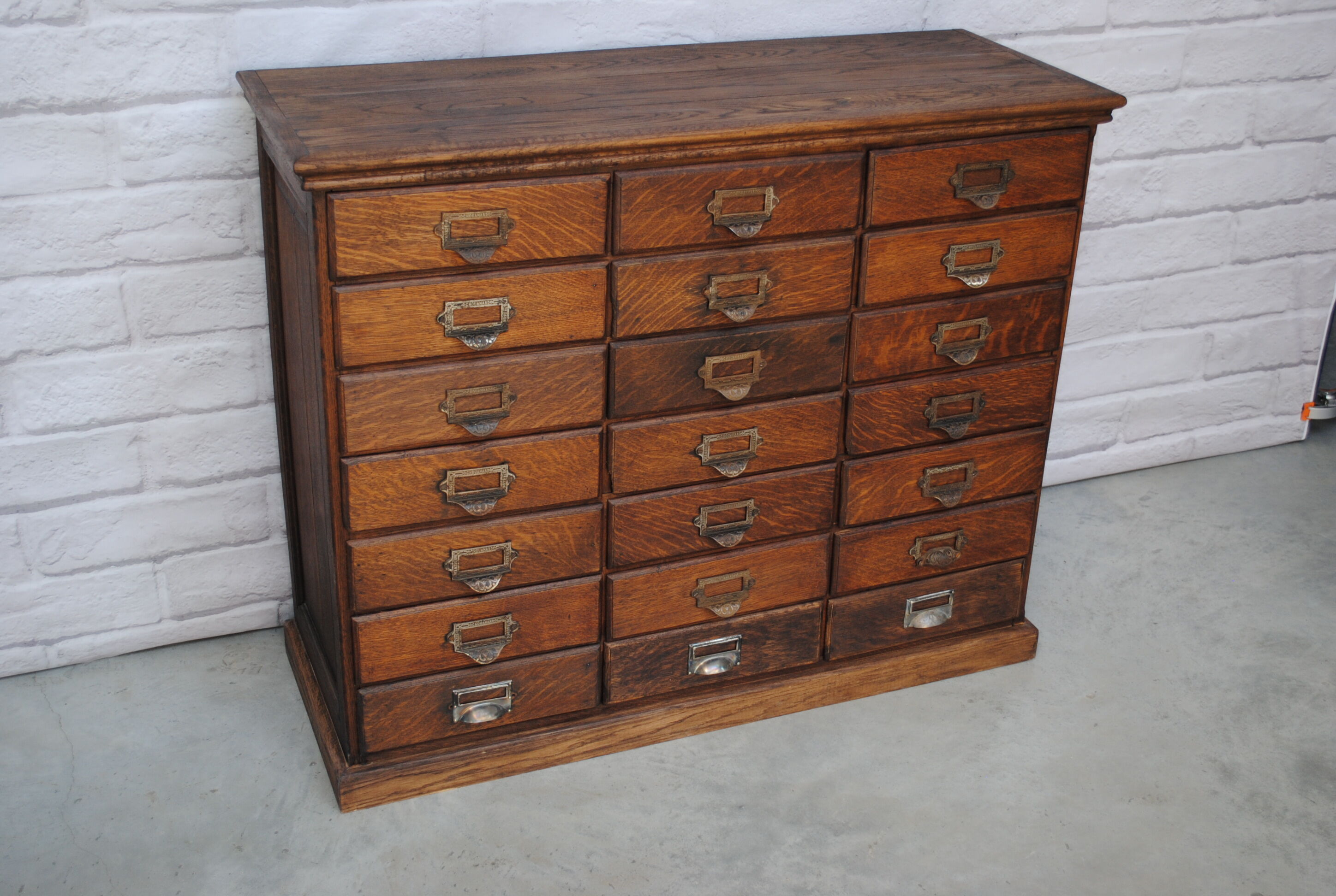Chouanard notary cabinet