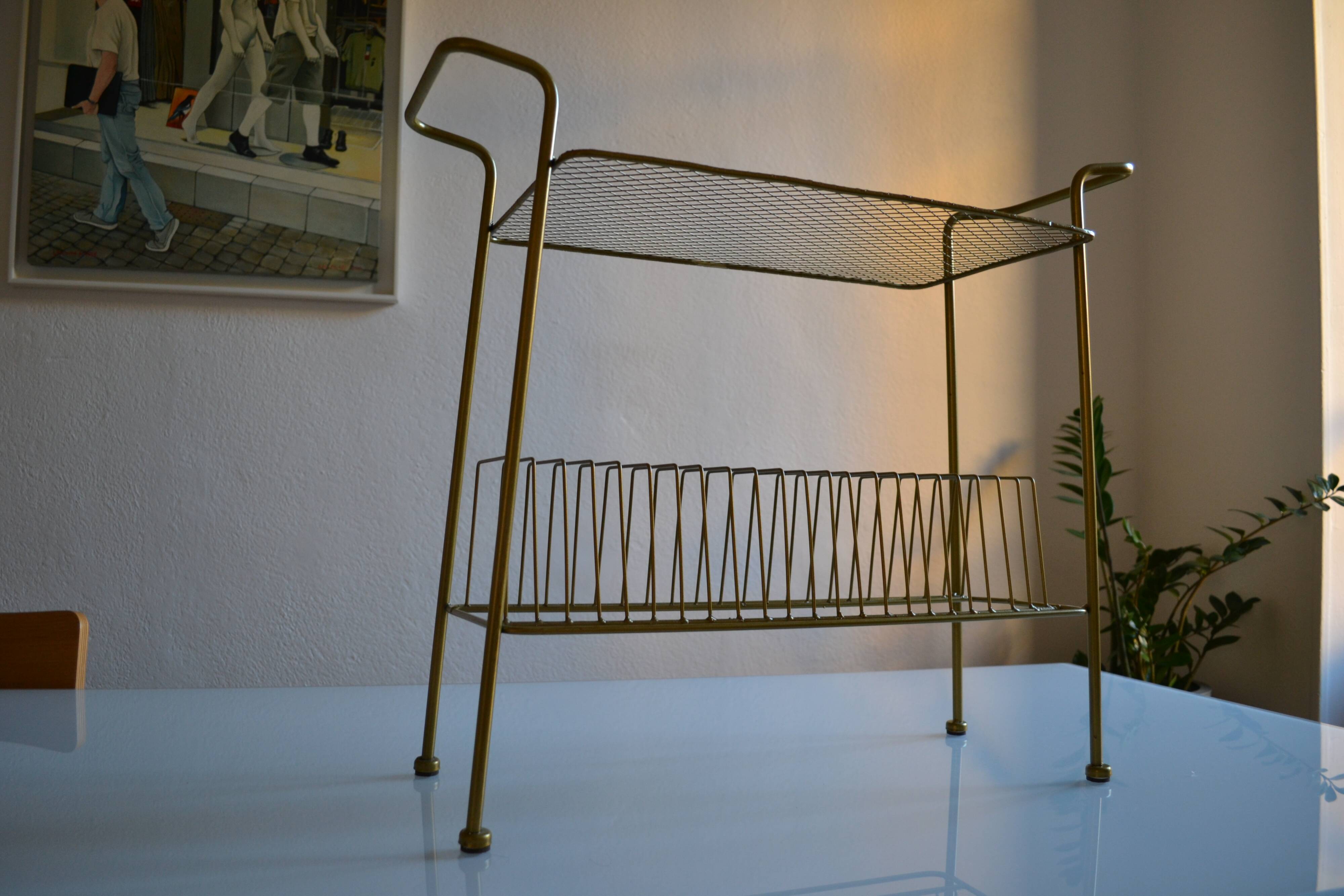 Vintage end table / coffee table & magazine rack