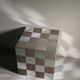 Bout de canapé design cube damier