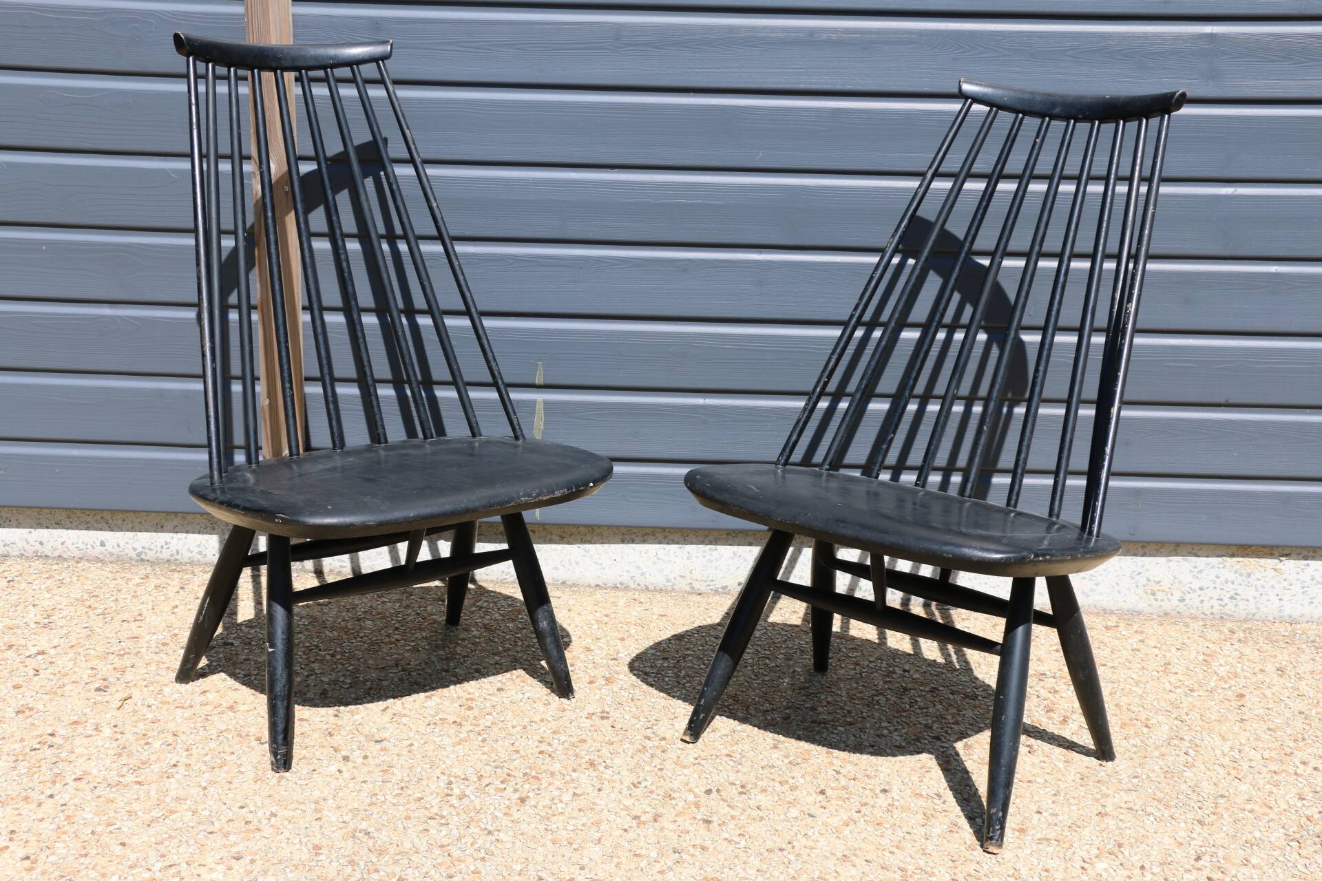Pair of “mademoiselle” chairs by ilmari tapiovaara