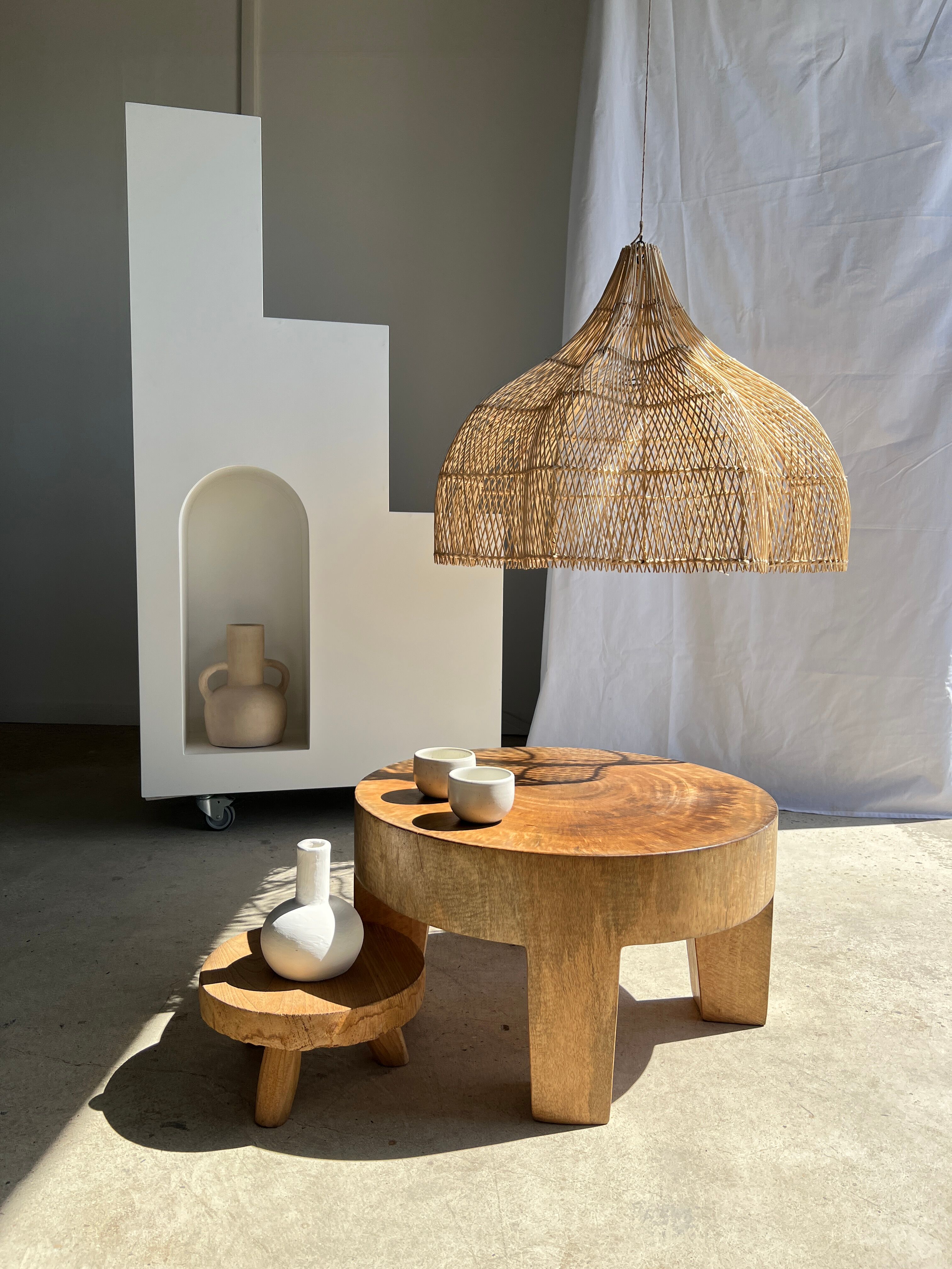 Quadripod coffee table in solid wood monoxyl natural color (dark)