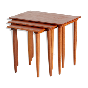 Ensemble de trois tables