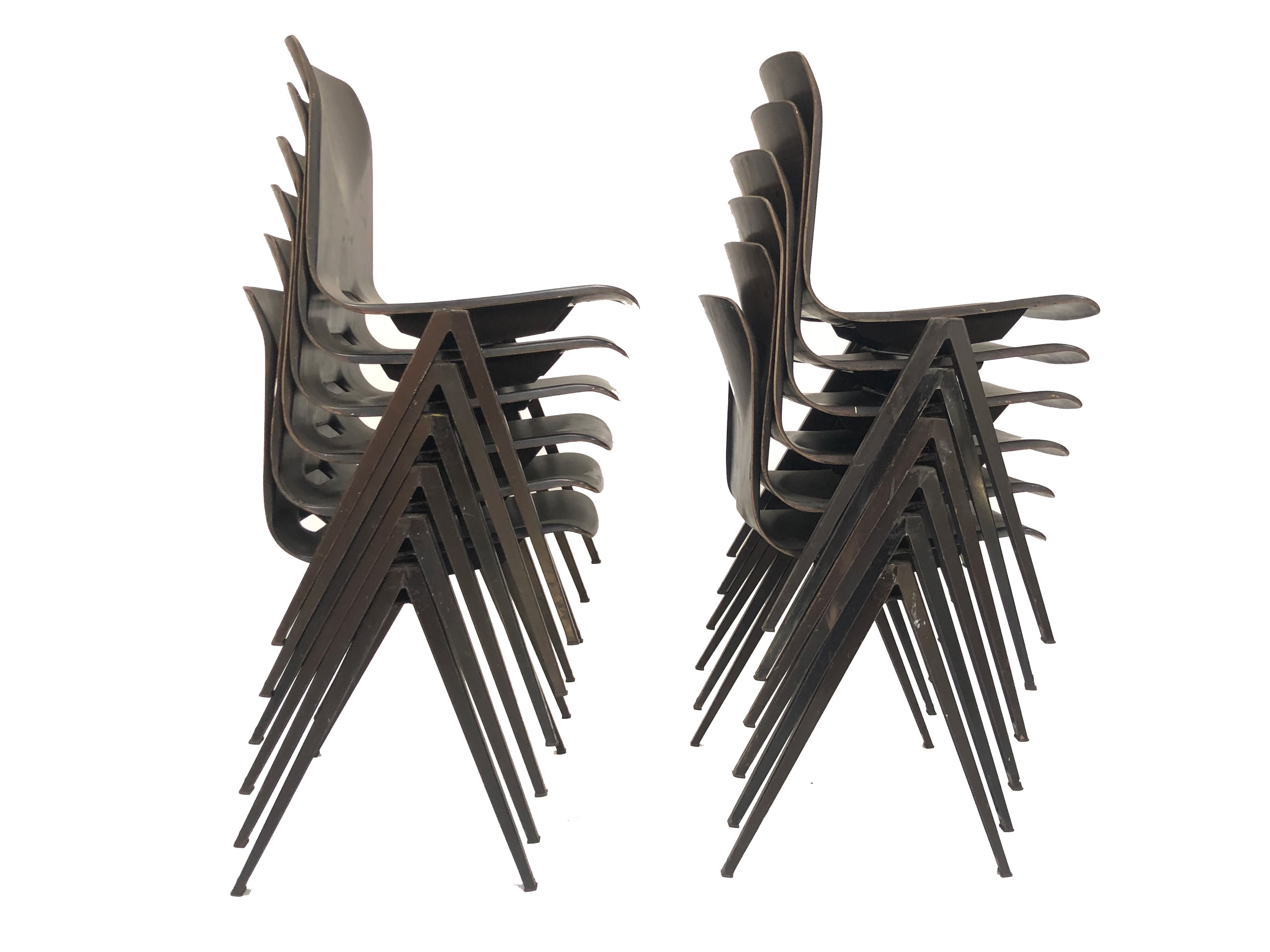 Pagholz Galvanitas S22 stackable school chair