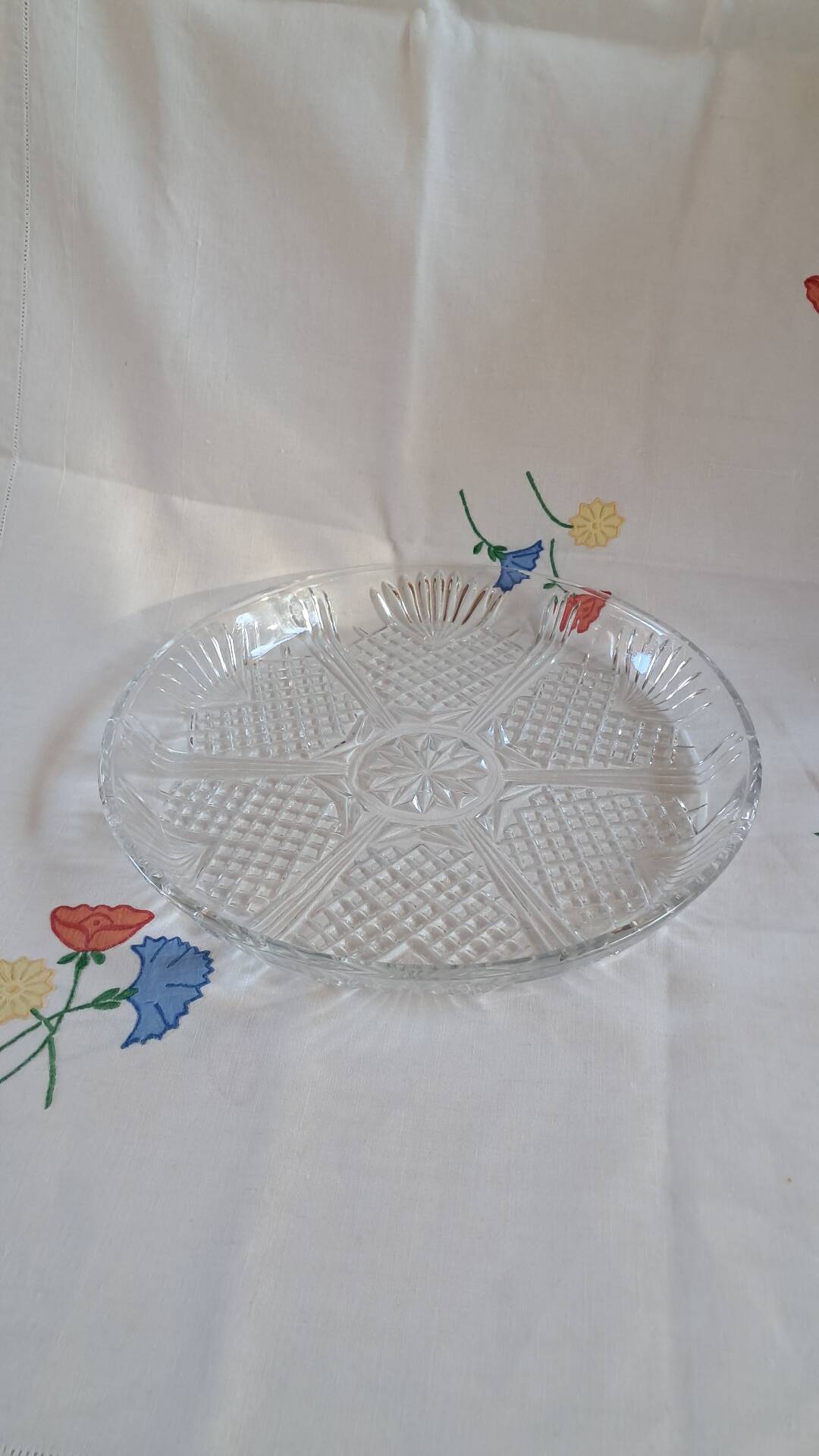 Vintage square linen tablecloth hand-embroidered with floral patterns — 1950s/60s