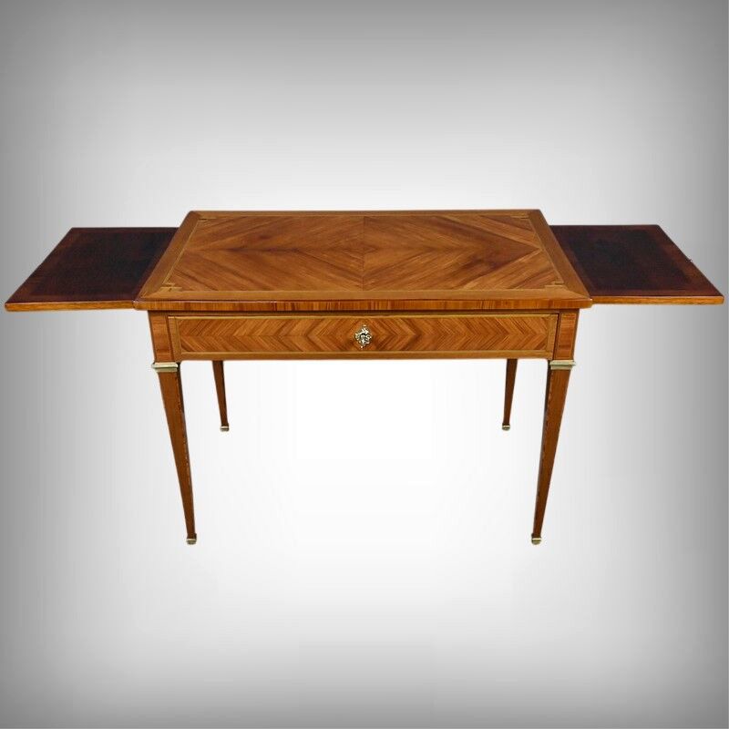 Small desk table in rosewood and rosewood marquetry, Louis XVI style – early 20th century.