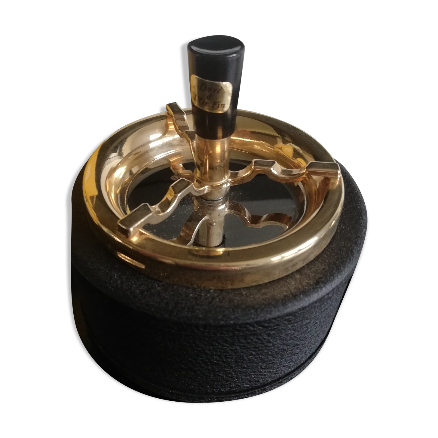Black ashtray and gold gold gold metal with Soveno wheel