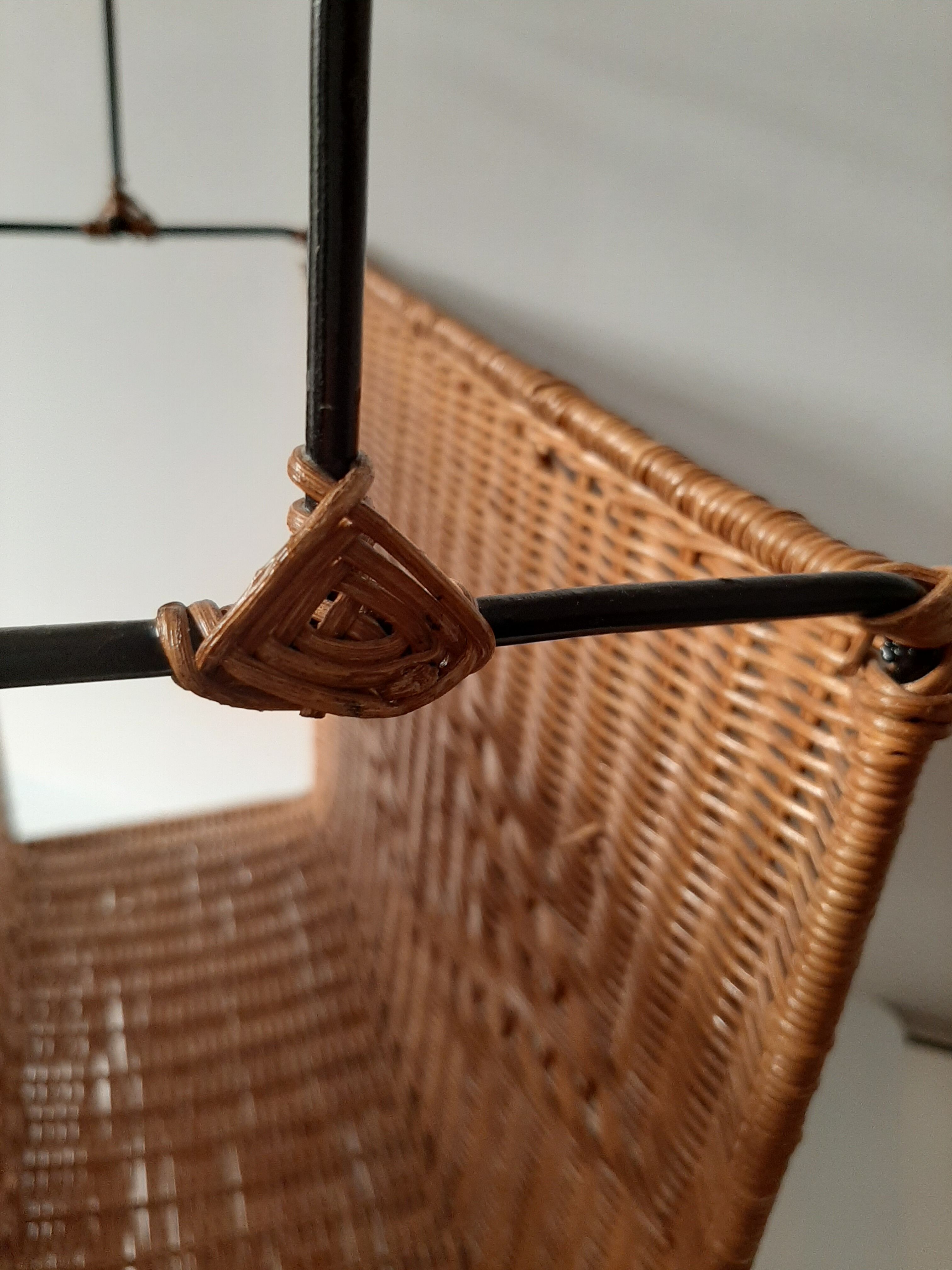 Door vintage rattan magazine