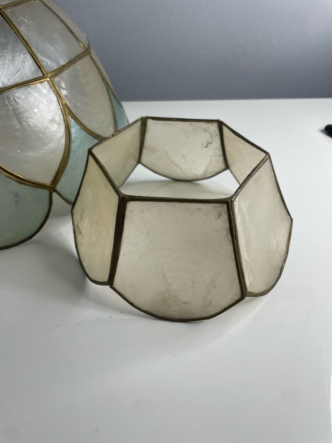 Lampshade in mother-of-pearl and brass 25 cm