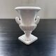 Vase blanc stylé Médicis