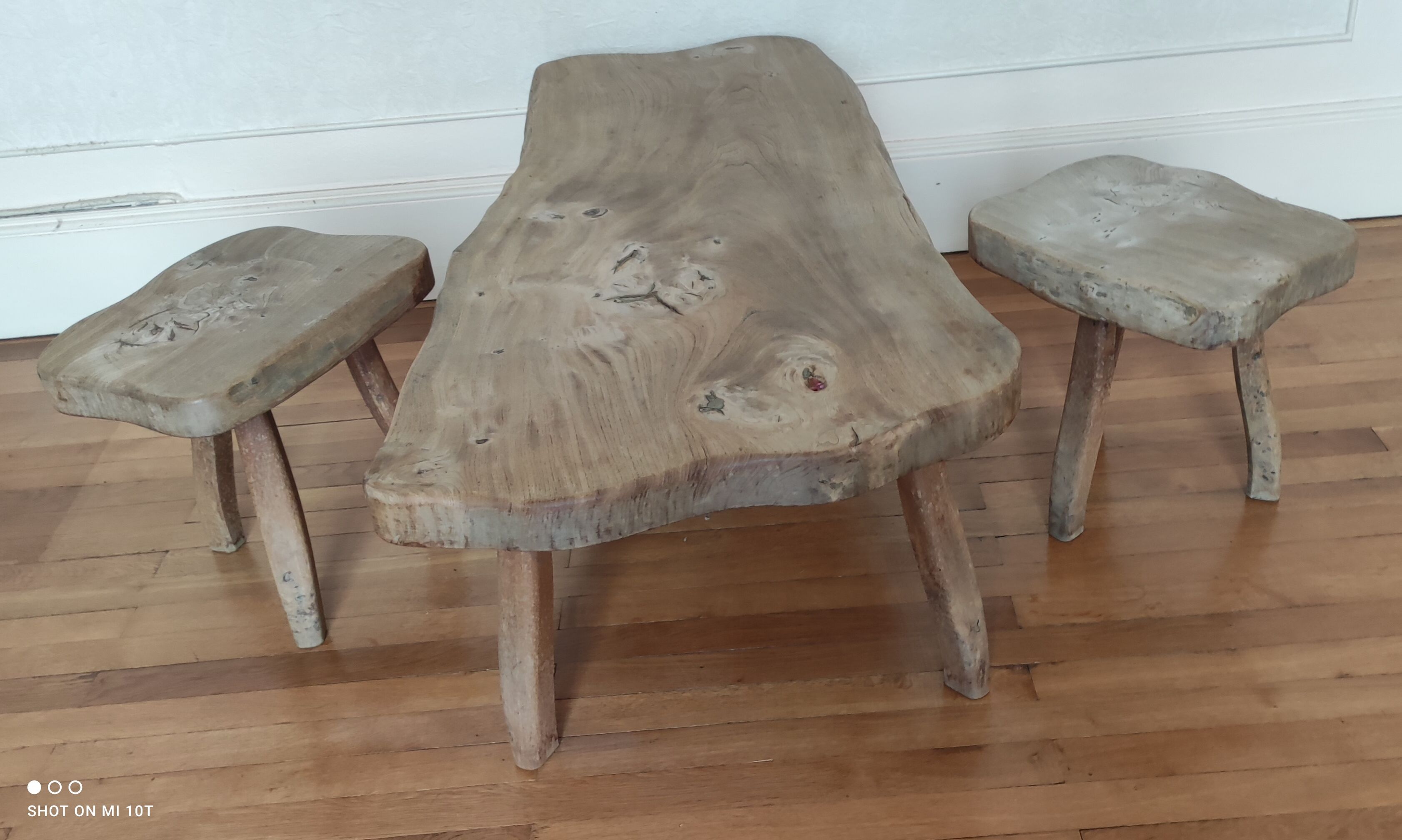 Old living room 3 rooms in wood, brutalist art