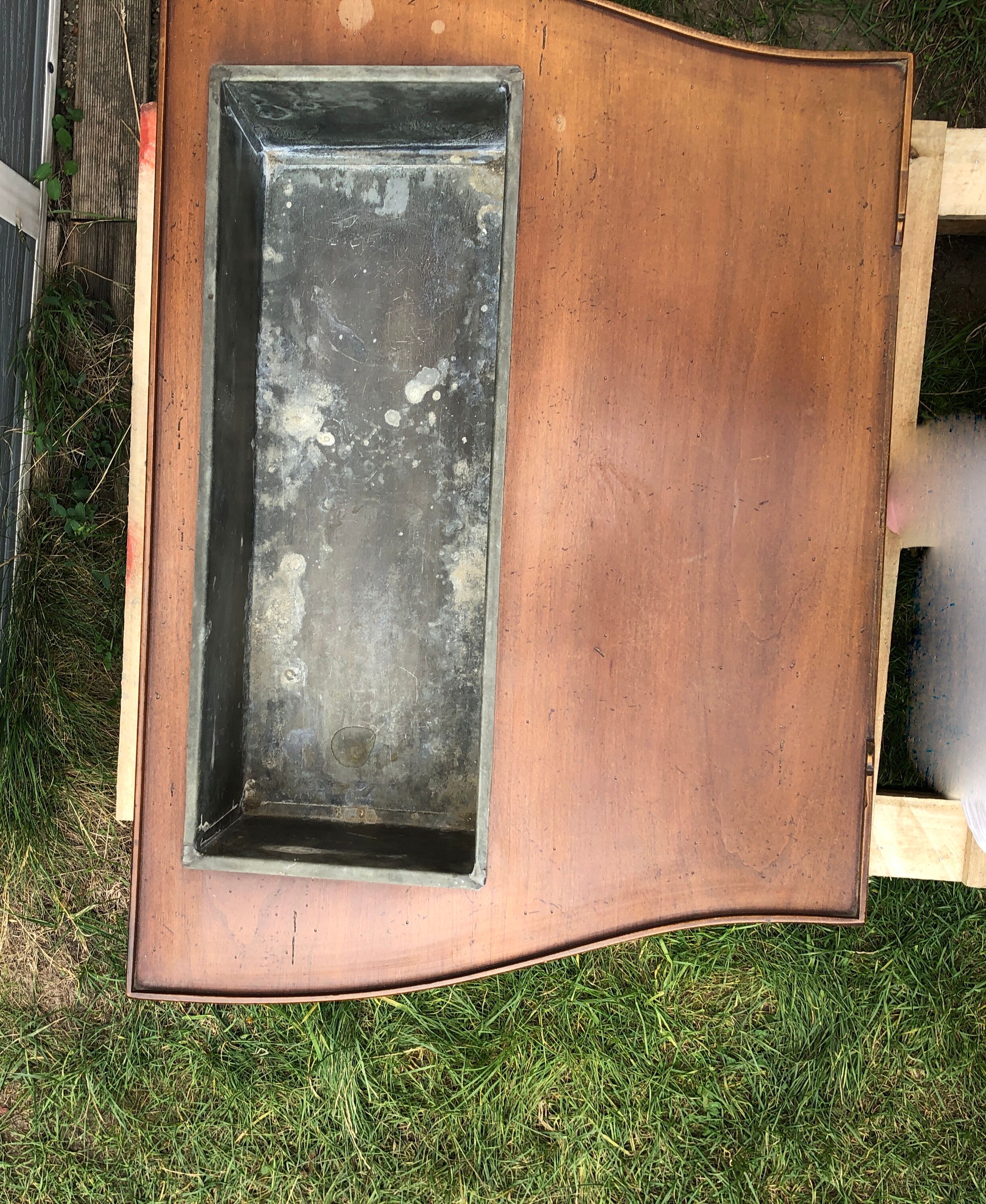 Old wood interior garden - zinc