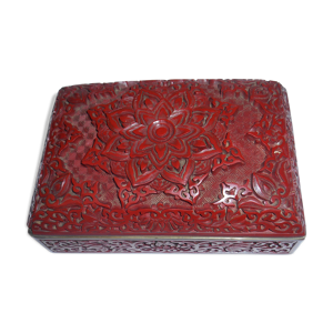 Boite chinoise en laqué rouge