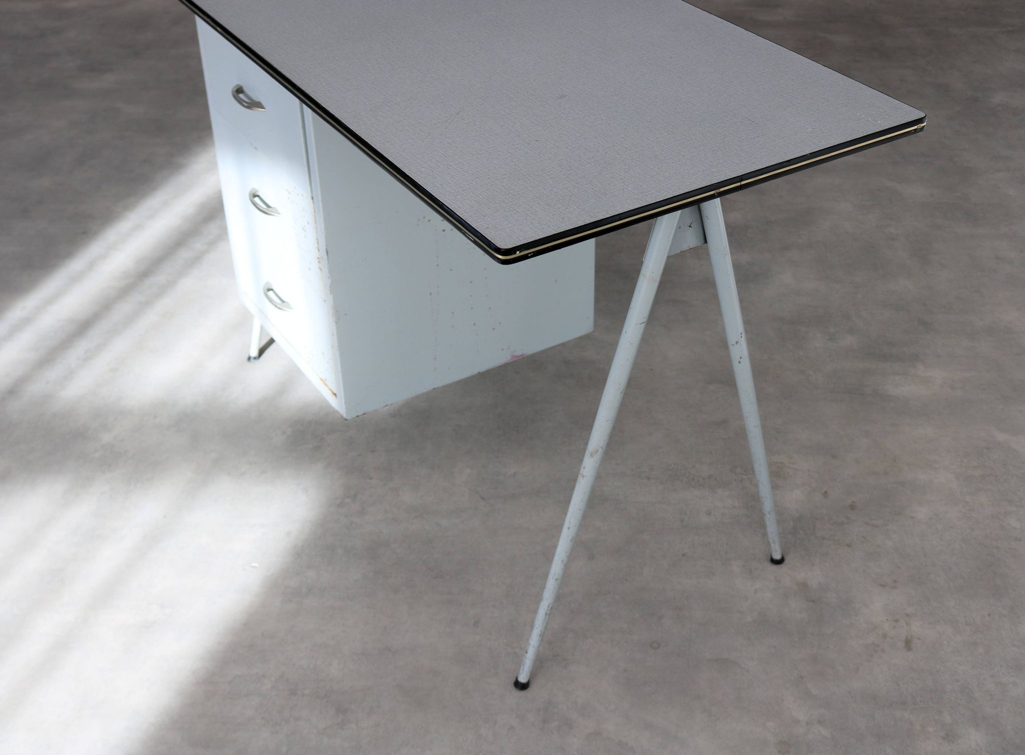 Bureau vintage | style industriel | années 1960 | bureau