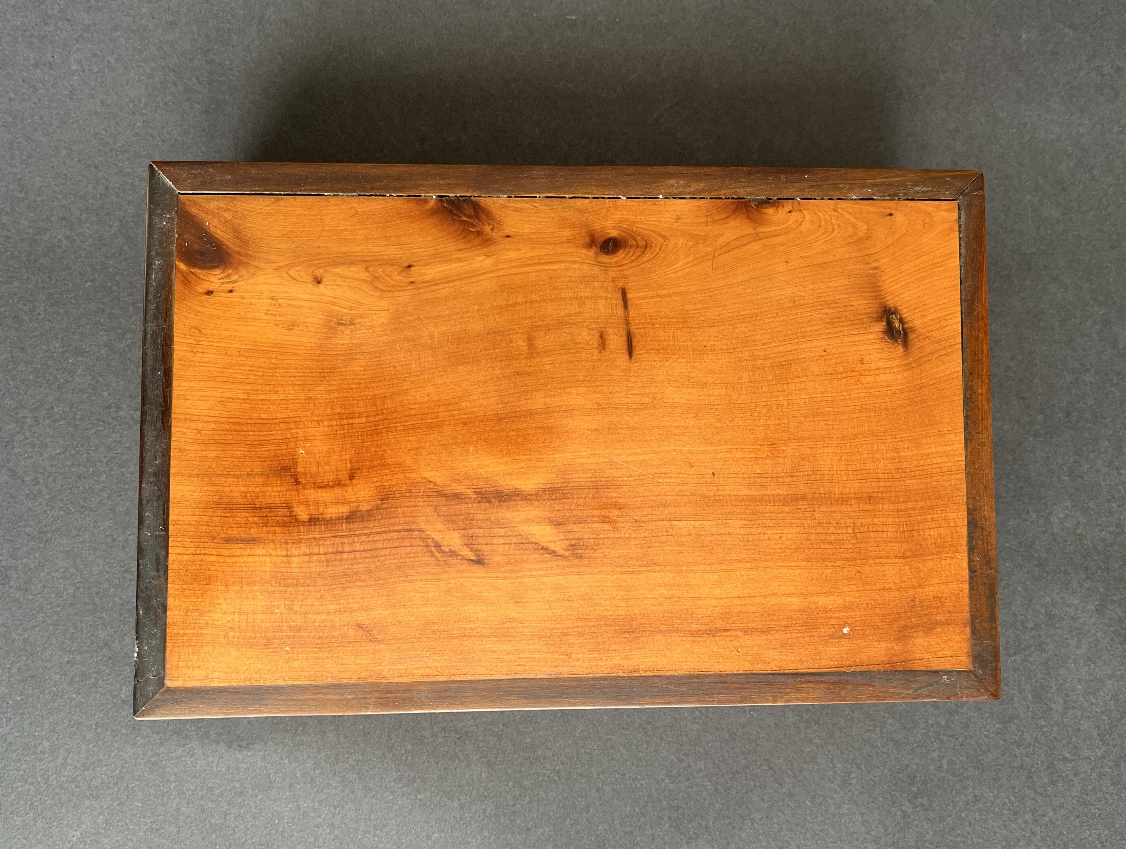 Solid wood jewelry box