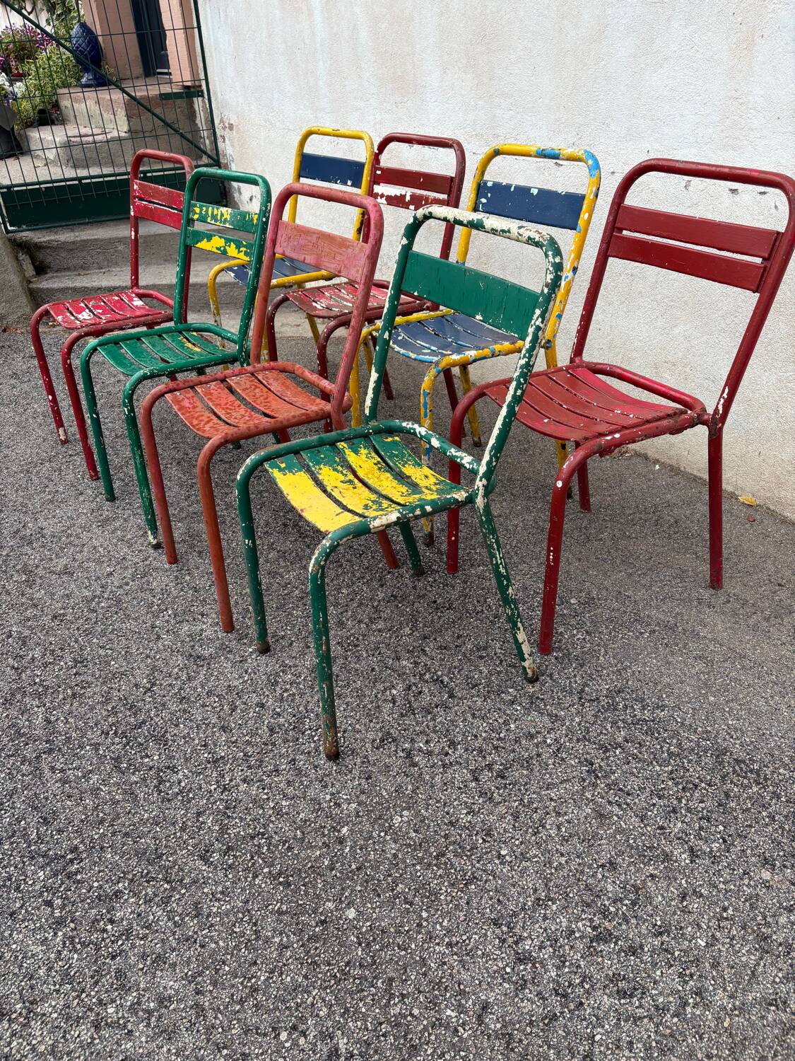 Suite de 8 chaises tolix dépareillées
