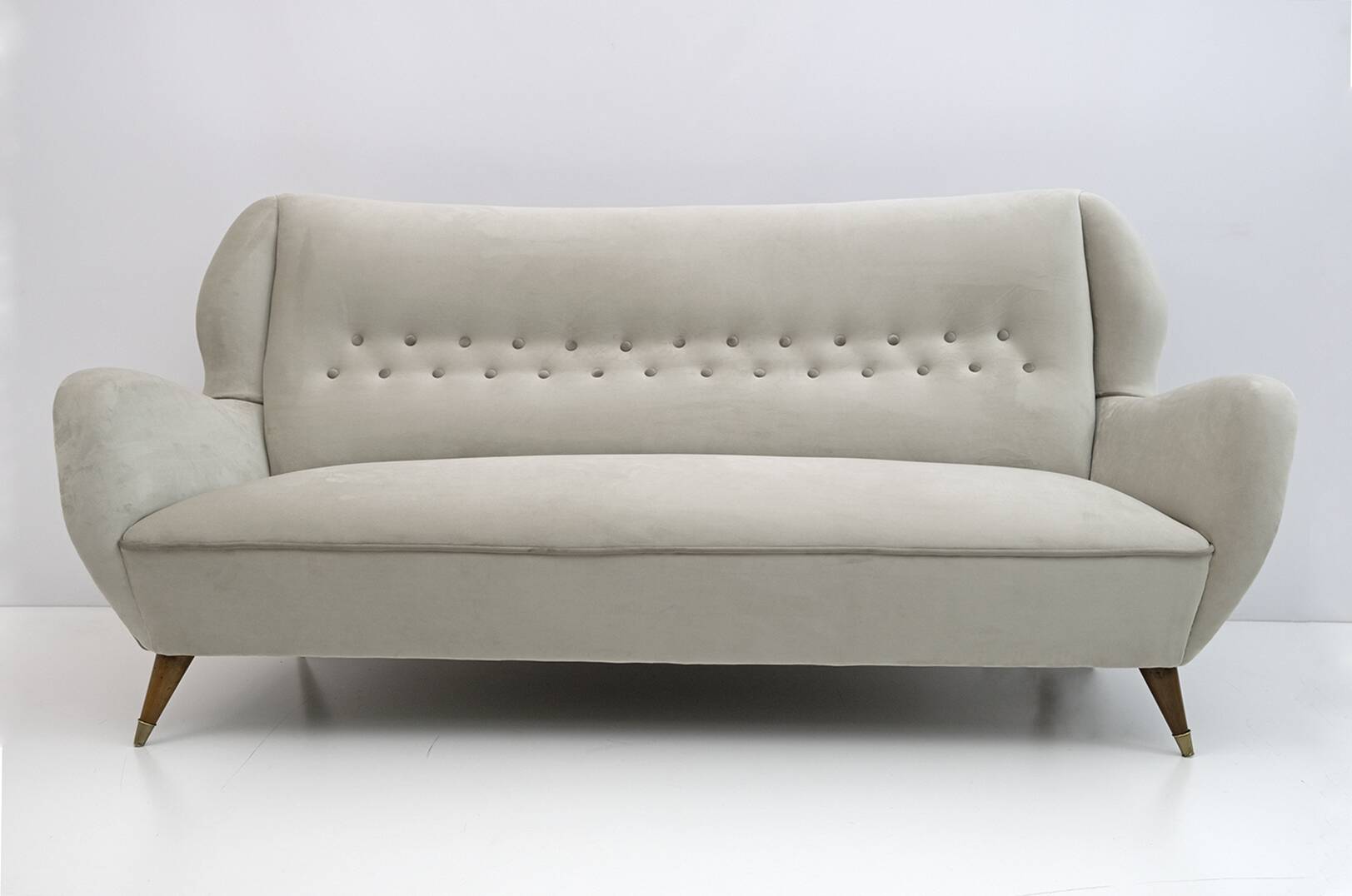 Attributed Gio Ponti Mid-Century Modern Velvet Sofa for ISA, 1950s